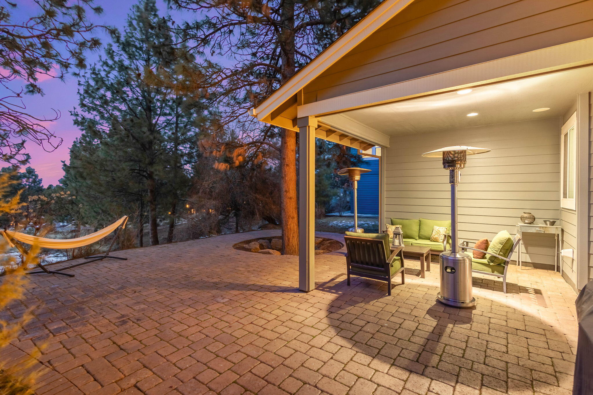 Bend, Oregon, 97702, United States, 4 Bedrooms Bedrooms, ,5 BathroomsBathrooms,Residential,Active,1726847