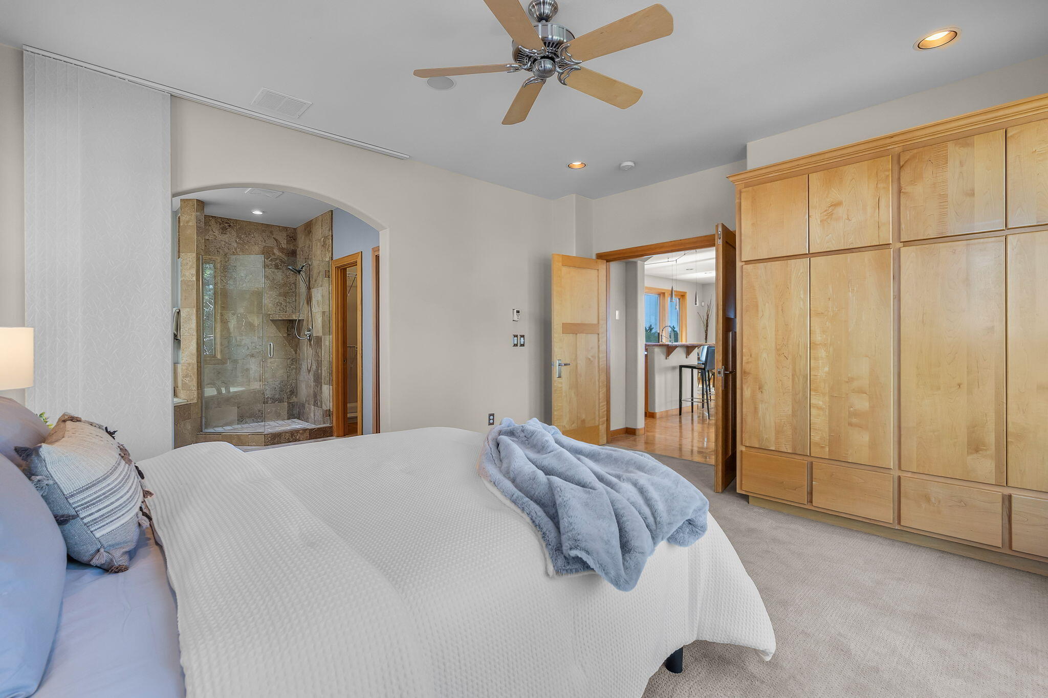 Bend, Oregon, 97702, United States, 3 Bedrooms Bedrooms, ,4 BathroomsBathrooms,Residential,Active,1929788