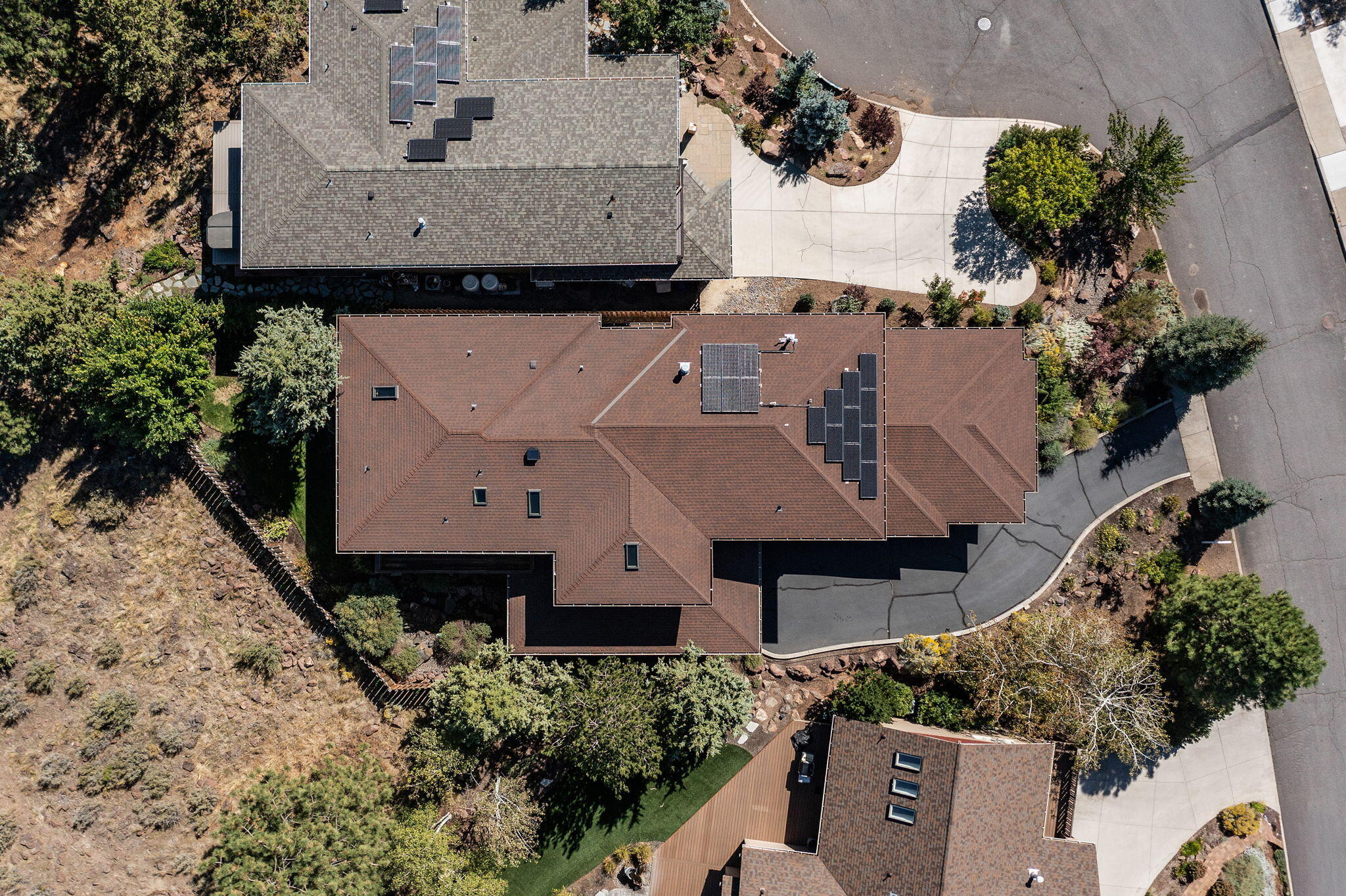 Bend, Oregon, 97702, United States, 3 Bedrooms Bedrooms, ,4 BathroomsBathrooms,Residential,Active,1929788