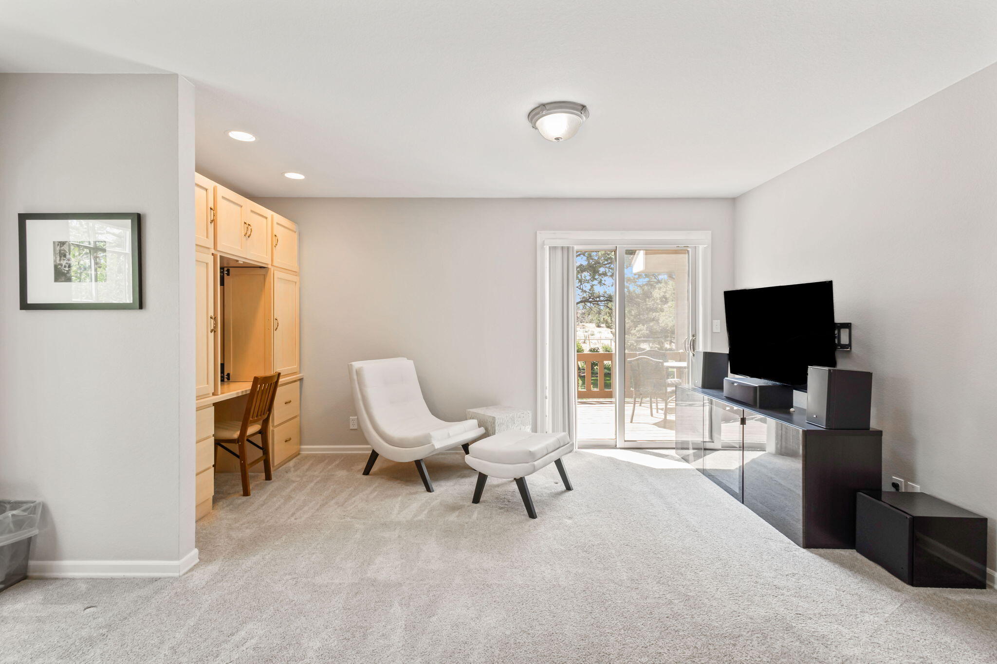 Bend, Oregon, 97702, United States, 4 Bedrooms Bedrooms, ,3 BathroomsBathrooms,Residential,Active,1907972