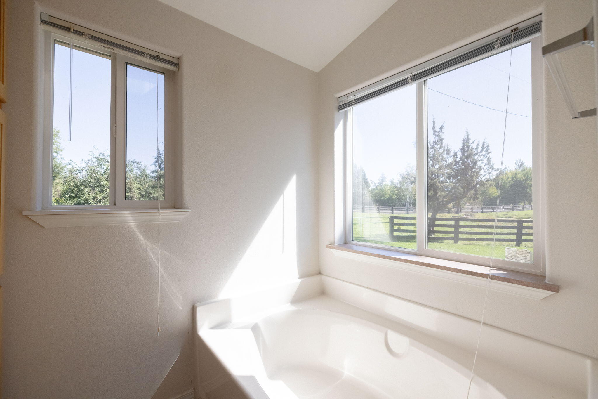 Powell Butte, Oregon, 97753, United States, ,3 BathroomsBathrooms,Residential,Active,1769369