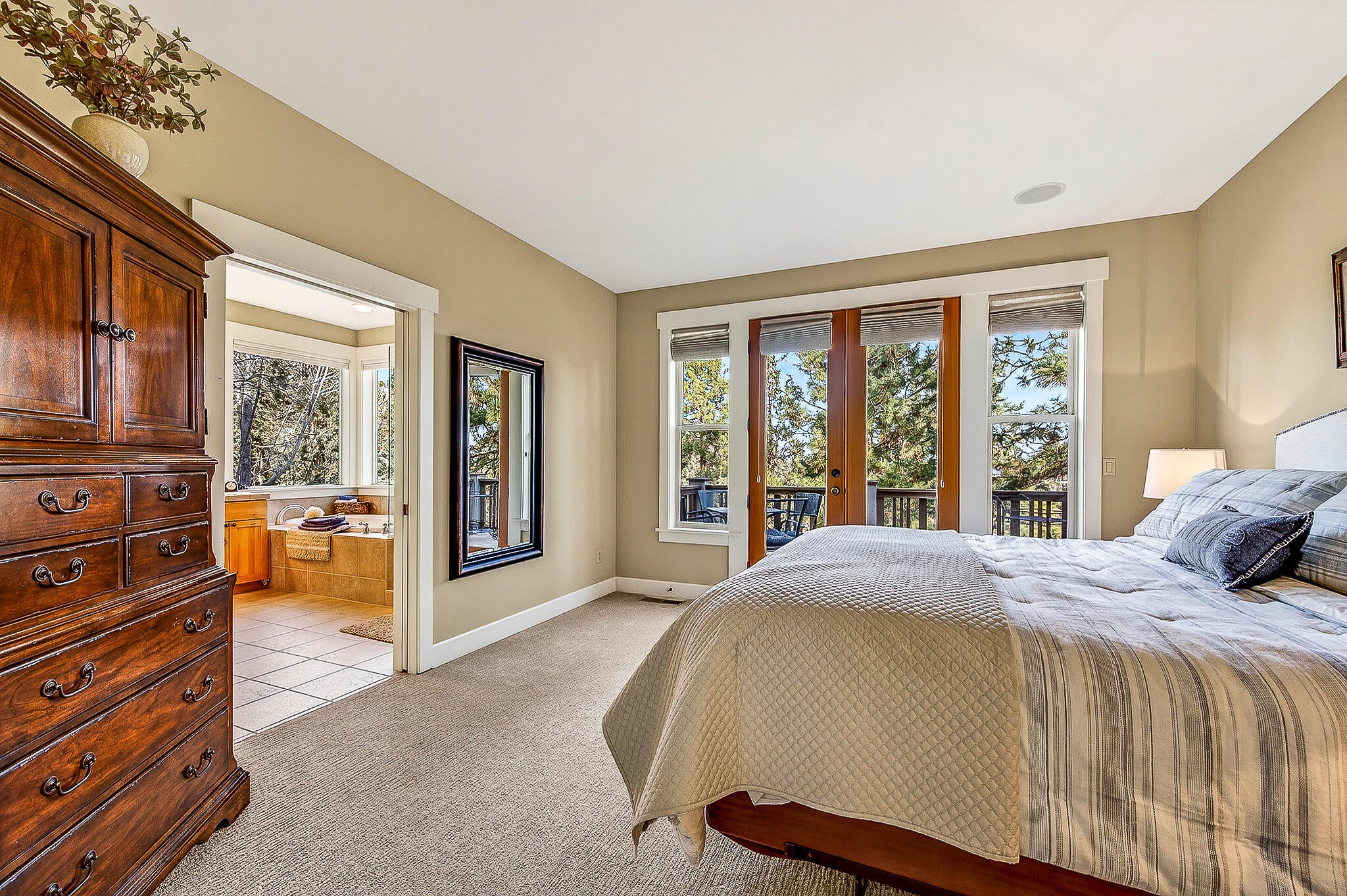 Bend, Oregon, 97703, United States, 3 Bedrooms Bedrooms, ,3 BathroomsBathrooms,Residential,Active,2017476