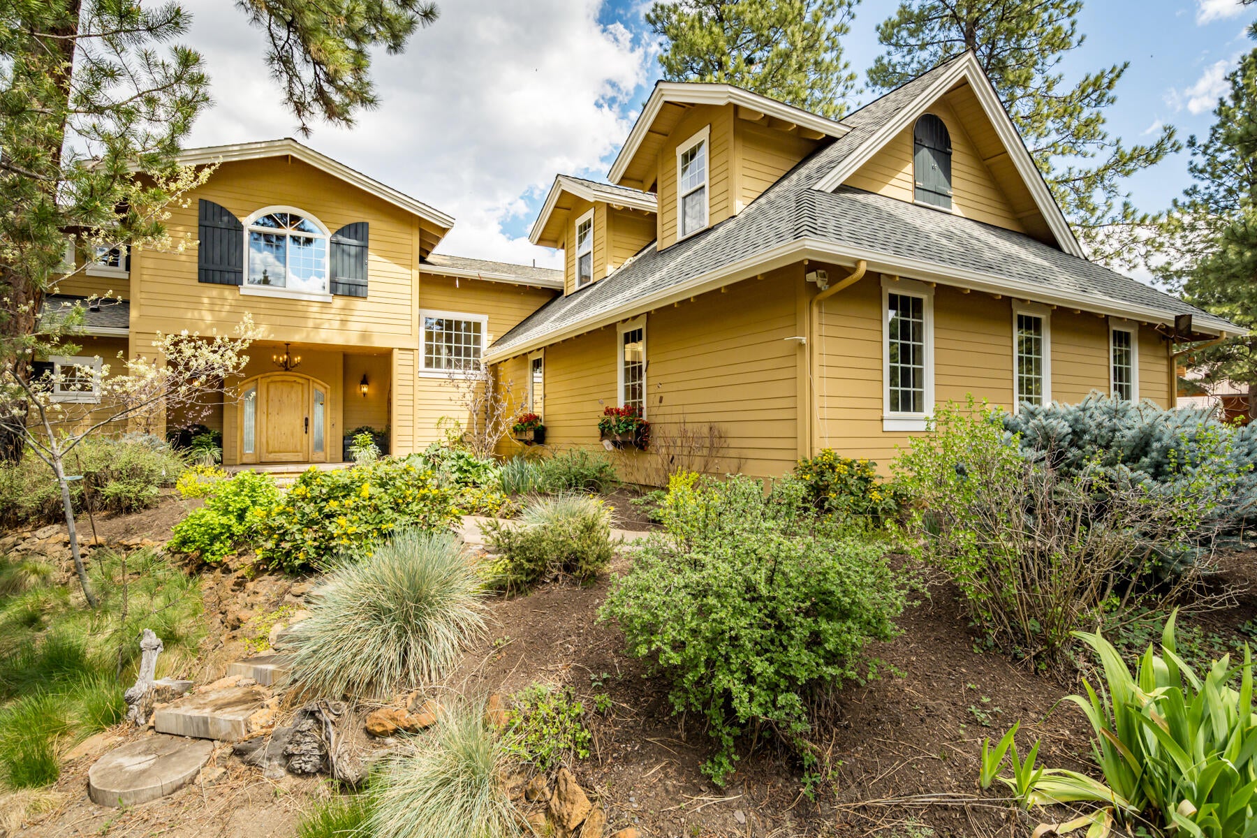 Bend, Oregon, 97707, United States, 5 Bedrooms Bedrooms, ,5 BathroomsBathrooms,Residential,Active,2044562