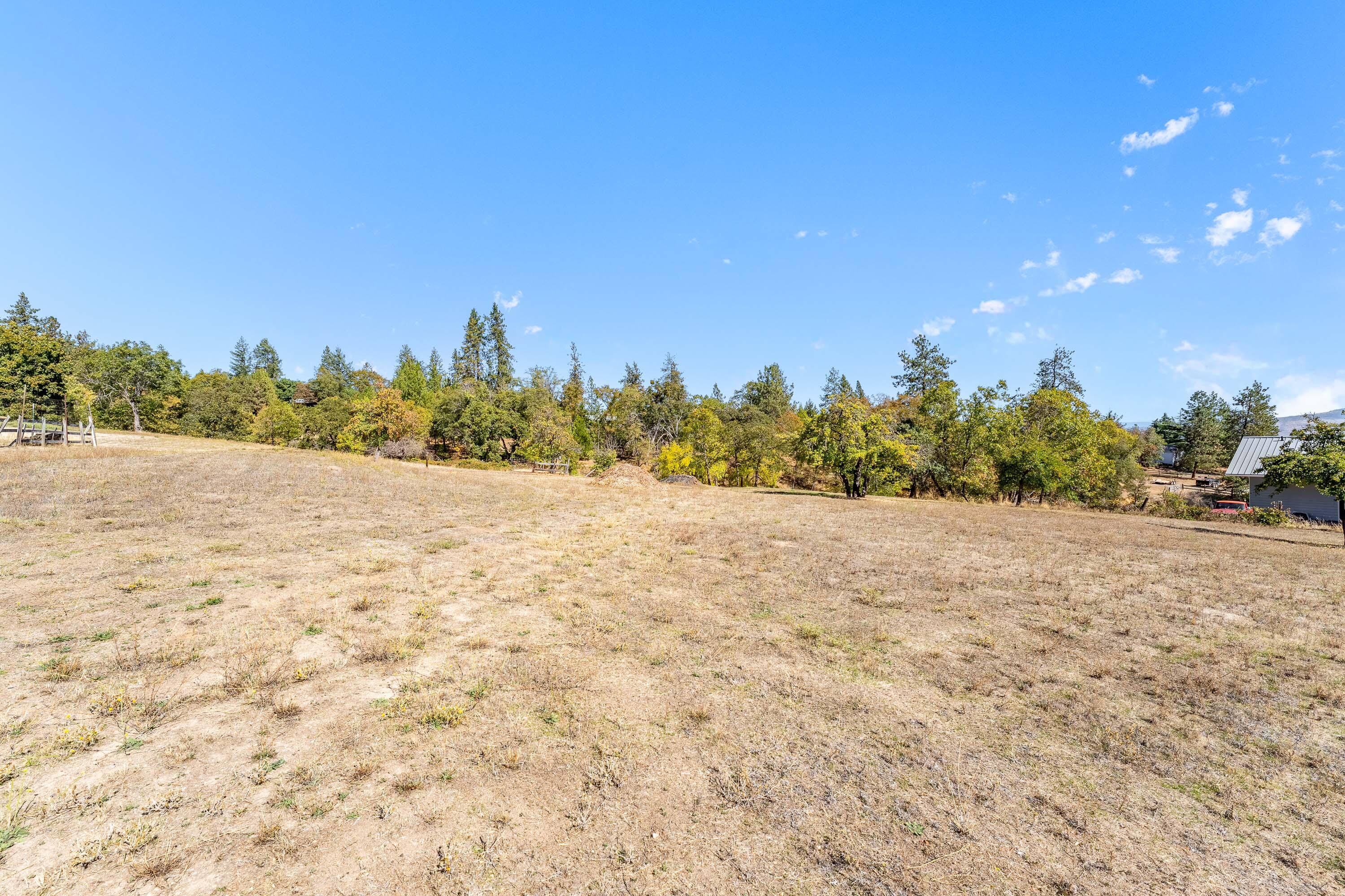 Central Point, Oregon, 97502, United States, 4 Bedrooms Bedrooms, ,3 BathroomsBathrooms,Residential,Active,1959928