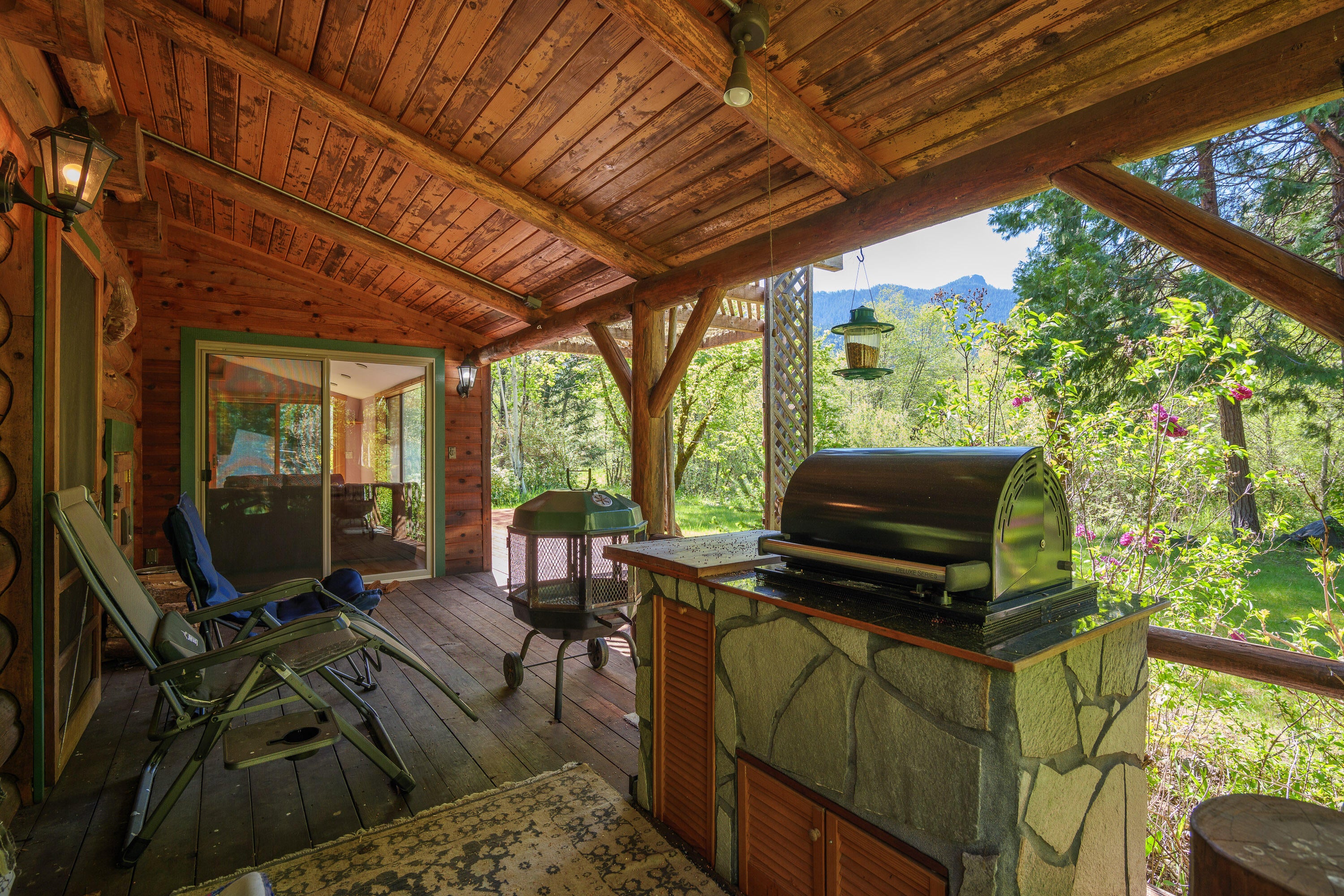 Selma, Oregon, 97538, United States, 5 Bedrooms Bedrooms, ,5 BathroomsBathrooms,Residential,Active,1902945