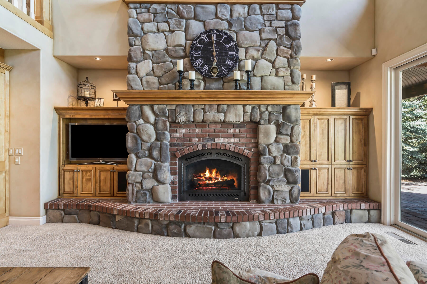 Bend, Oregon, 97702, United States, ,6 BathroomsBathrooms,Residential,Active,1726978