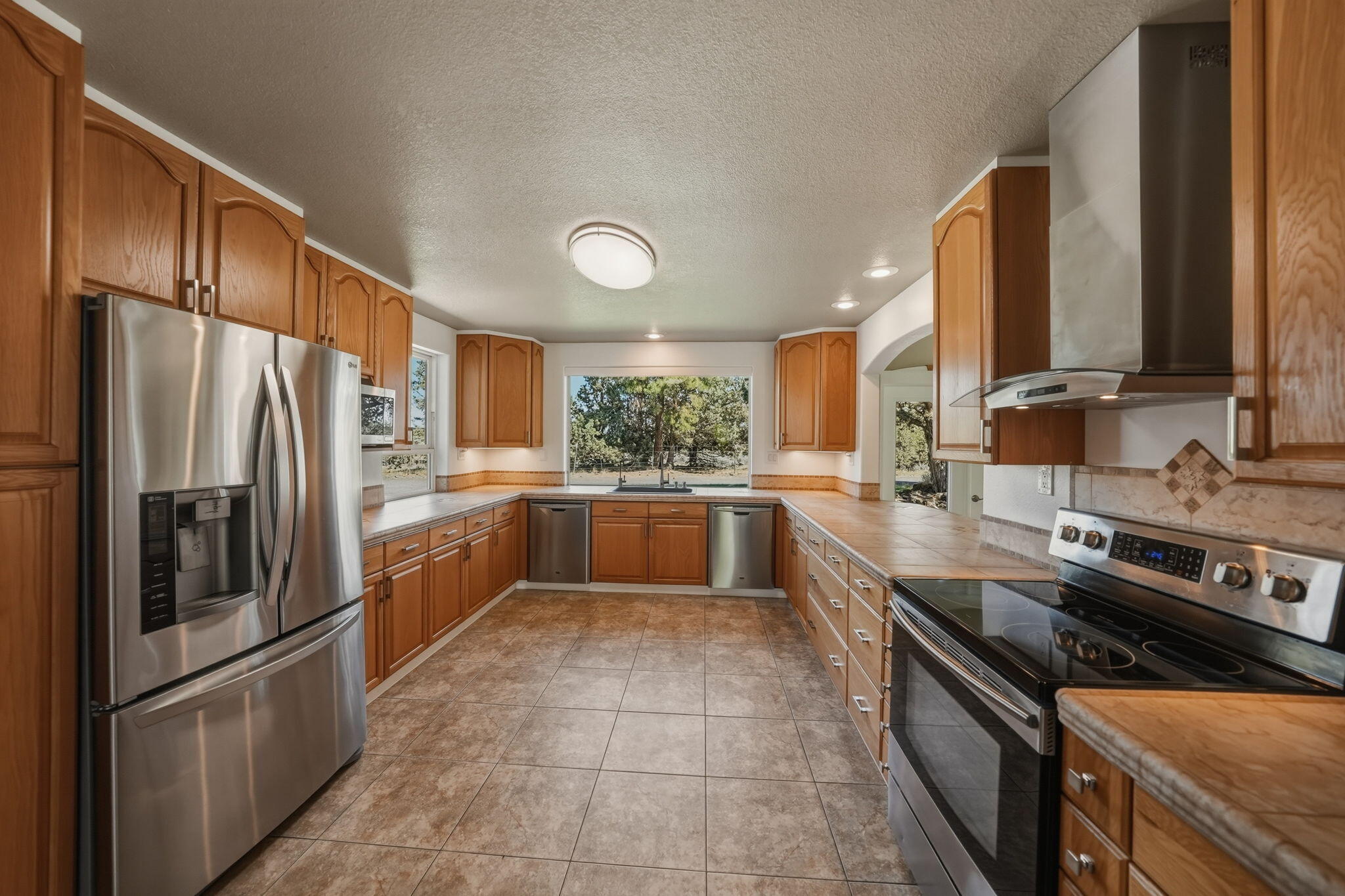 Bend, Oregon, 97702, United States, 3 Bedrooms Bedrooms, ,5 BathroomsBathrooms,Residential,Active,2045021