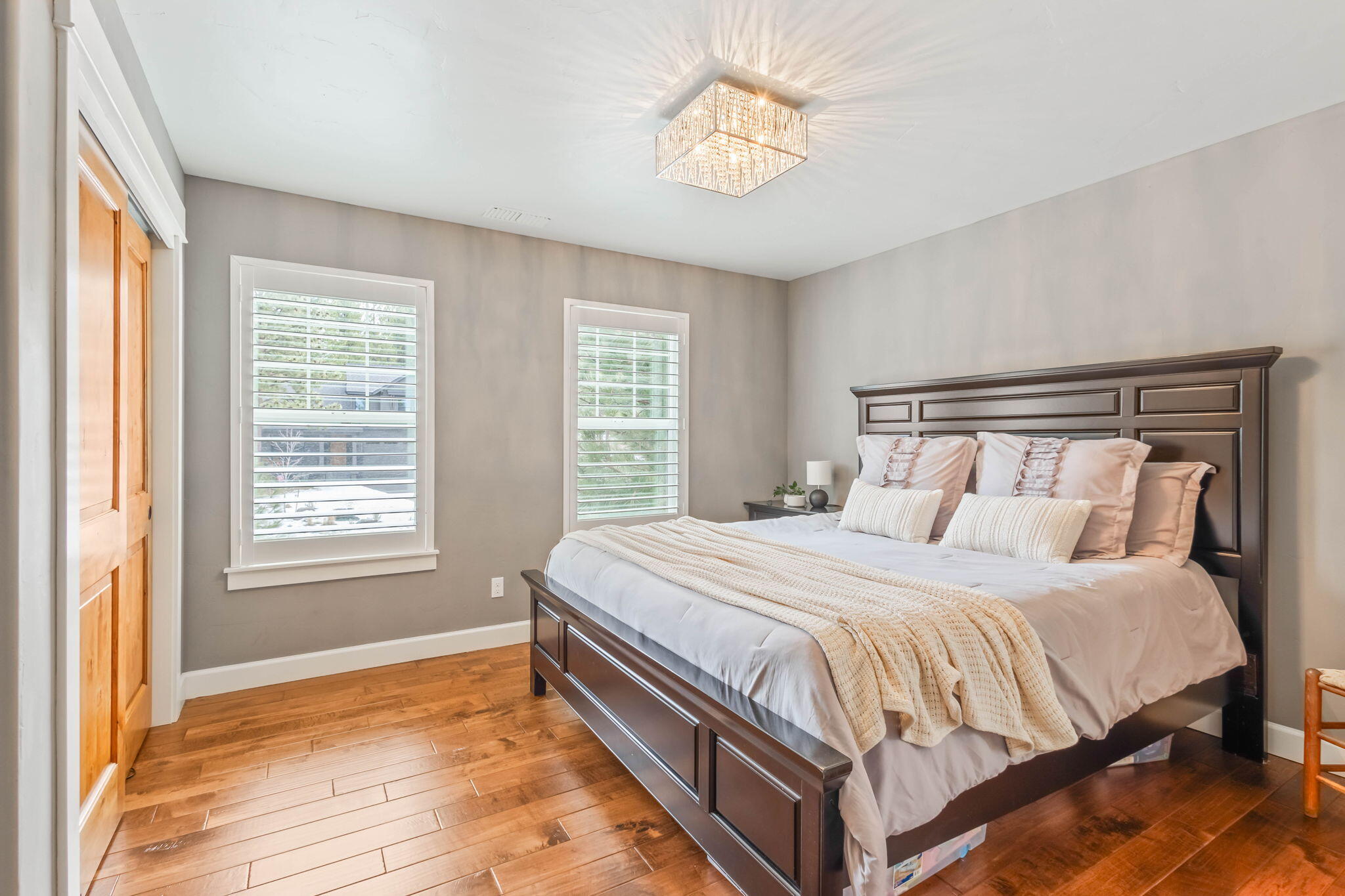 Bend, Oregon, 97702, United States, 4 Bedrooms Bedrooms, ,5 BathroomsBathrooms,Residential,Active,1726847