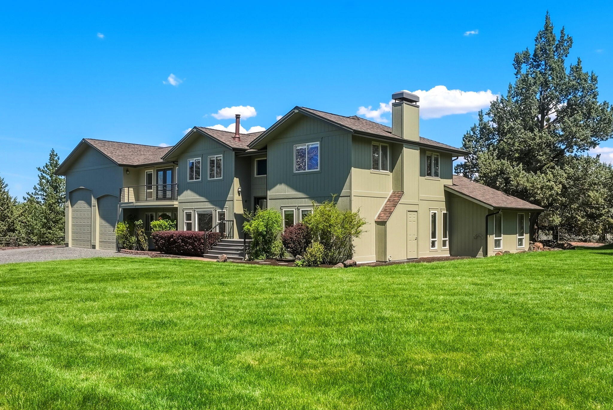 Bend, Oregon, 97702, United States, 3 Bedrooms Bedrooms, ,5 BathroomsBathrooms,Residential,Active,2045021