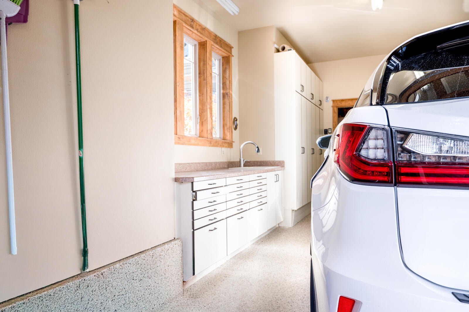 Bend, Oregon, 97703, United States, 4 Bedrooms Bedrooms, ,4 BathroomsBathrooms,Residential,Active,1990602