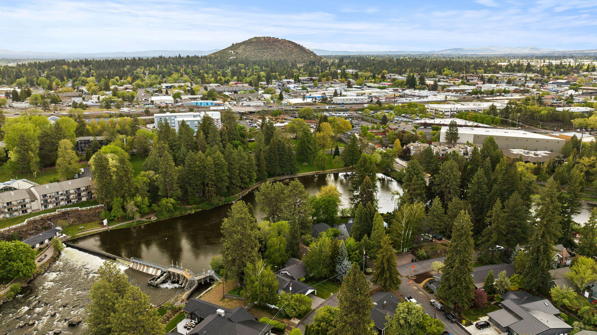 Bend, Oregon, 97703, United States, 3 Bedrooms Bedrooms, ,2 BathroomsBathrooms,Residential,Active,1904740