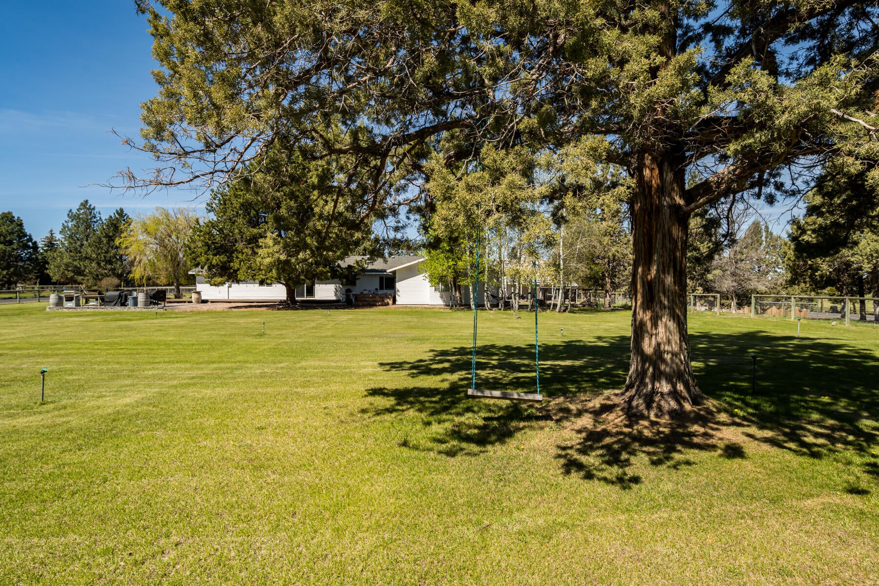 Bend, Oregon, 97703, United States, 4 Bedrooms Bedrooms, ,3 BathroomsBathrooms,Residential,Active,1790219