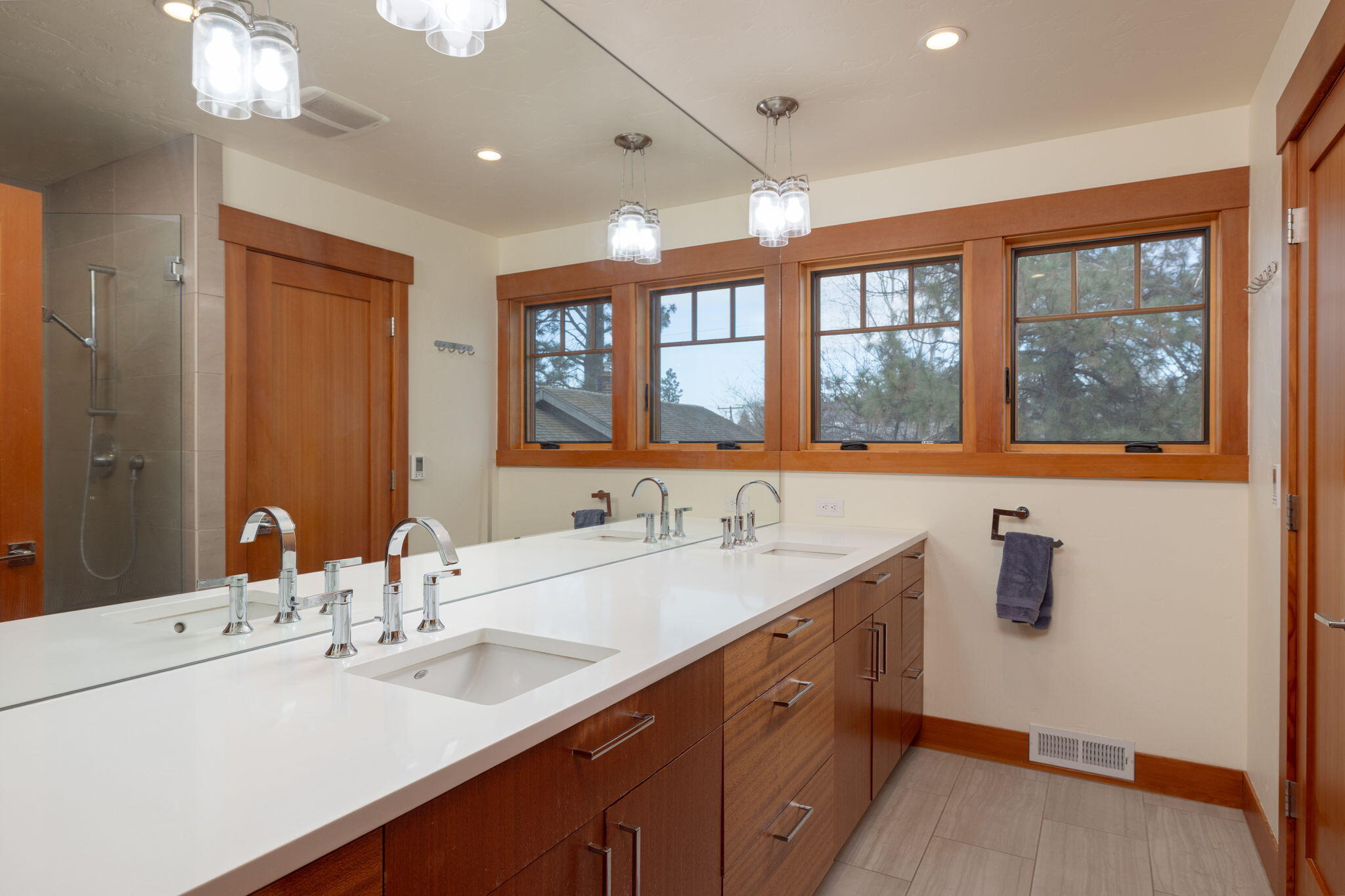 Bend, Oregon, 97703, United States, 4 Bedrooms Bedrooms, ,4 BathroomsBathrooms,Residential,Active,1996273