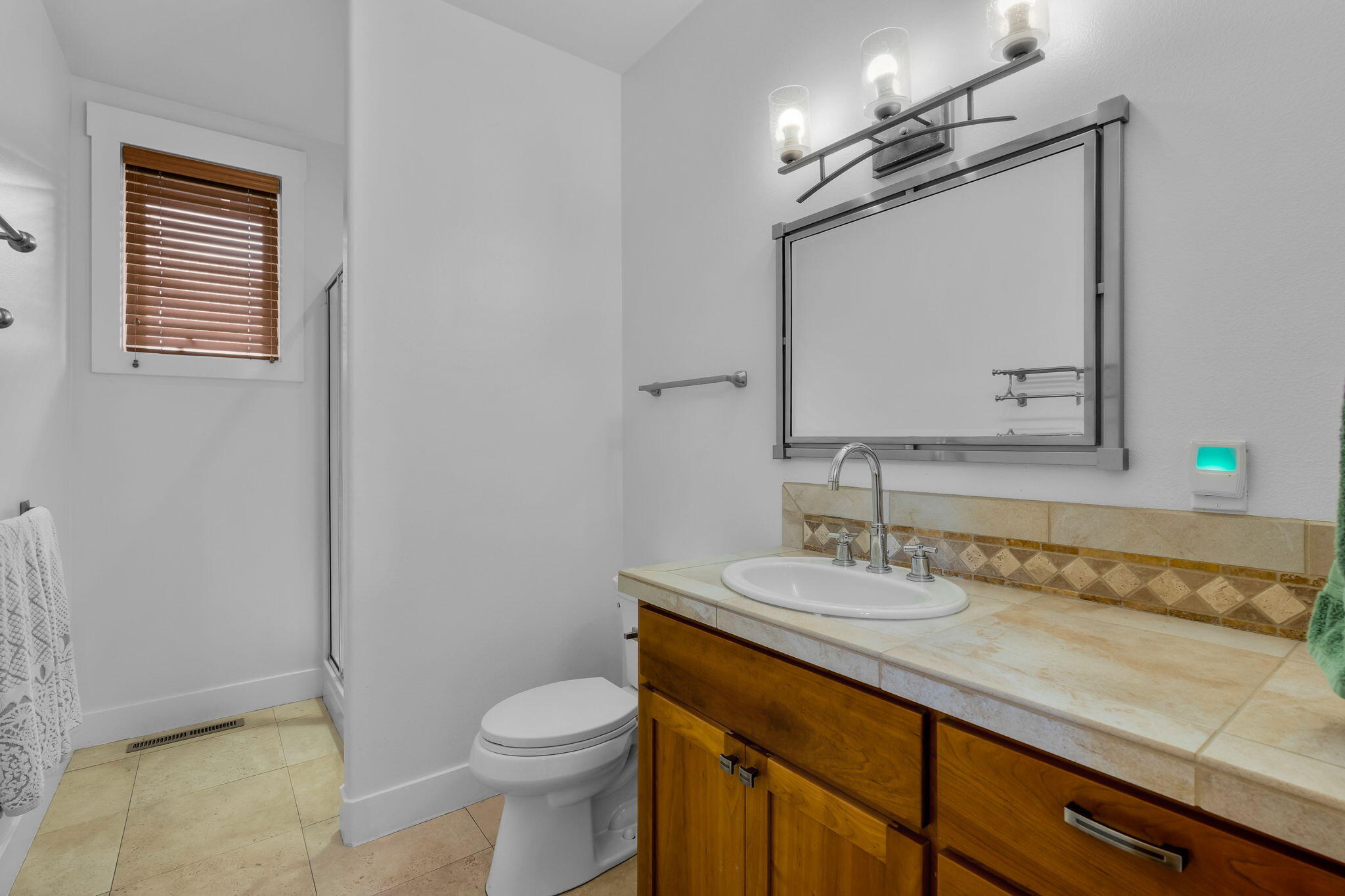 Bend, Oregon, 97702, United States, 4 Bedrooms Bedrooms, ,3 BathroomsBathrooms,Residential,Active,1913968