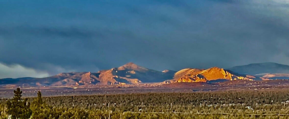 Redmond, Oregon, 97756, United States, 3 Bedrooms Bedrooms, ,4 BathroomsBathrooms,Residential,Active,2002359