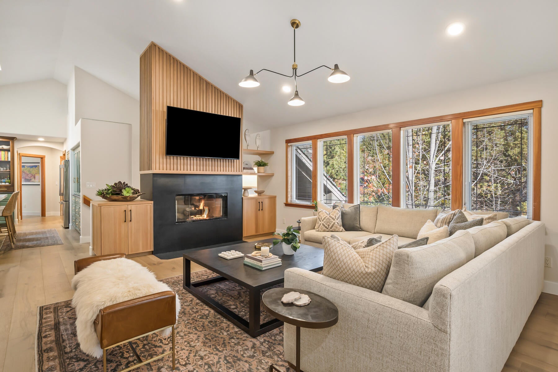 Bend, Oregon, 97703, United States, 5 Bedrooms Bedrooms, ,3 BathroomsBathrooms,Residential,Active,1972188