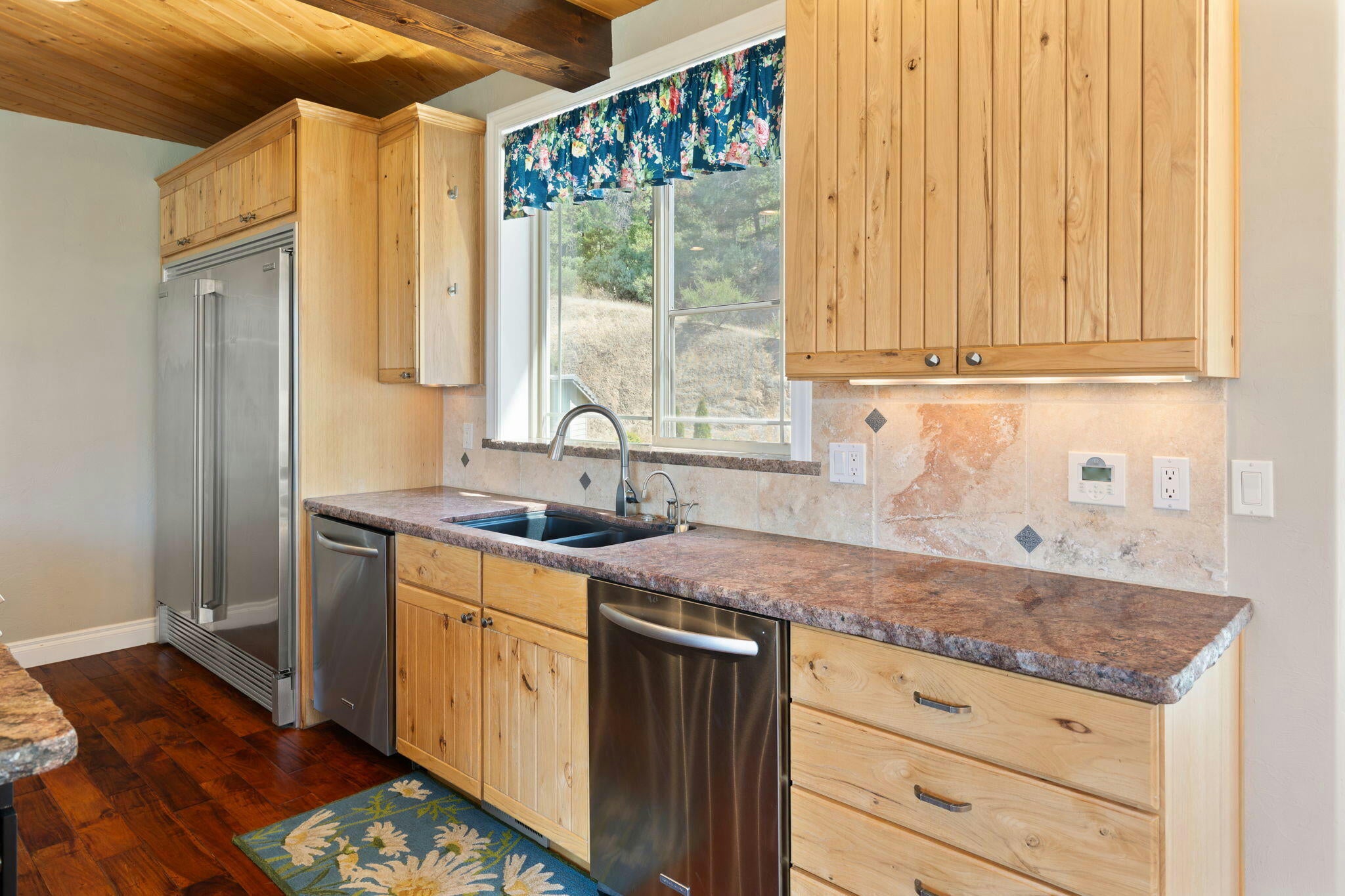 Grants Pass, Oregon, 97527, United States, ,6 BathroomsBathrooms,Residential,Active,1748769