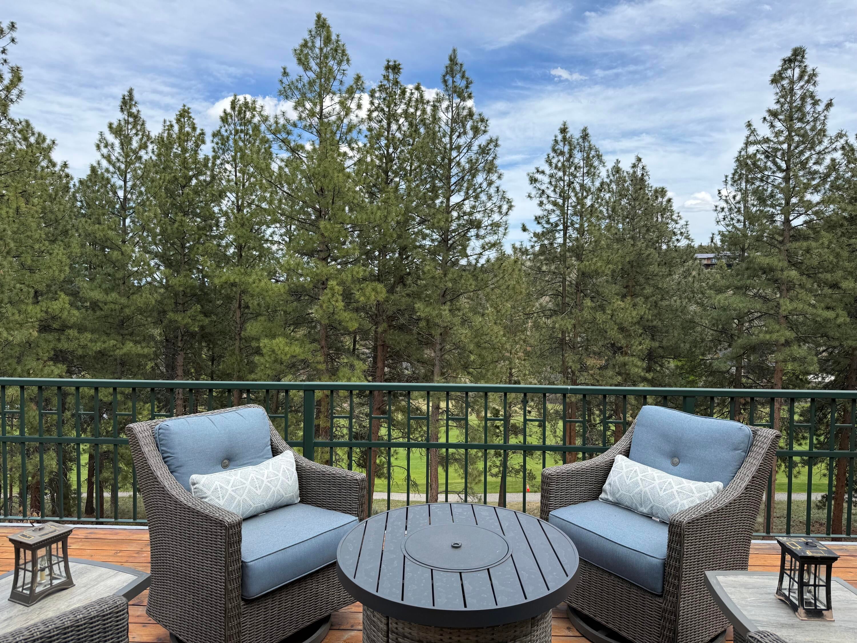 Bend, Oregon, 97703, United States, 3 Bedrooms Bedrooms, ,2 BathroomsBathrooms,Residential,Active,1781622