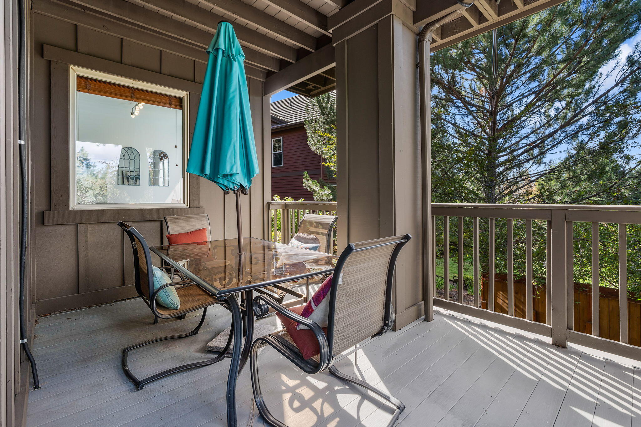 Bend, Oregon, 97702, United States, 4 Bedrooms Bedrooms, ,3 BathroomsBathrooms,Residential,Active,1913968