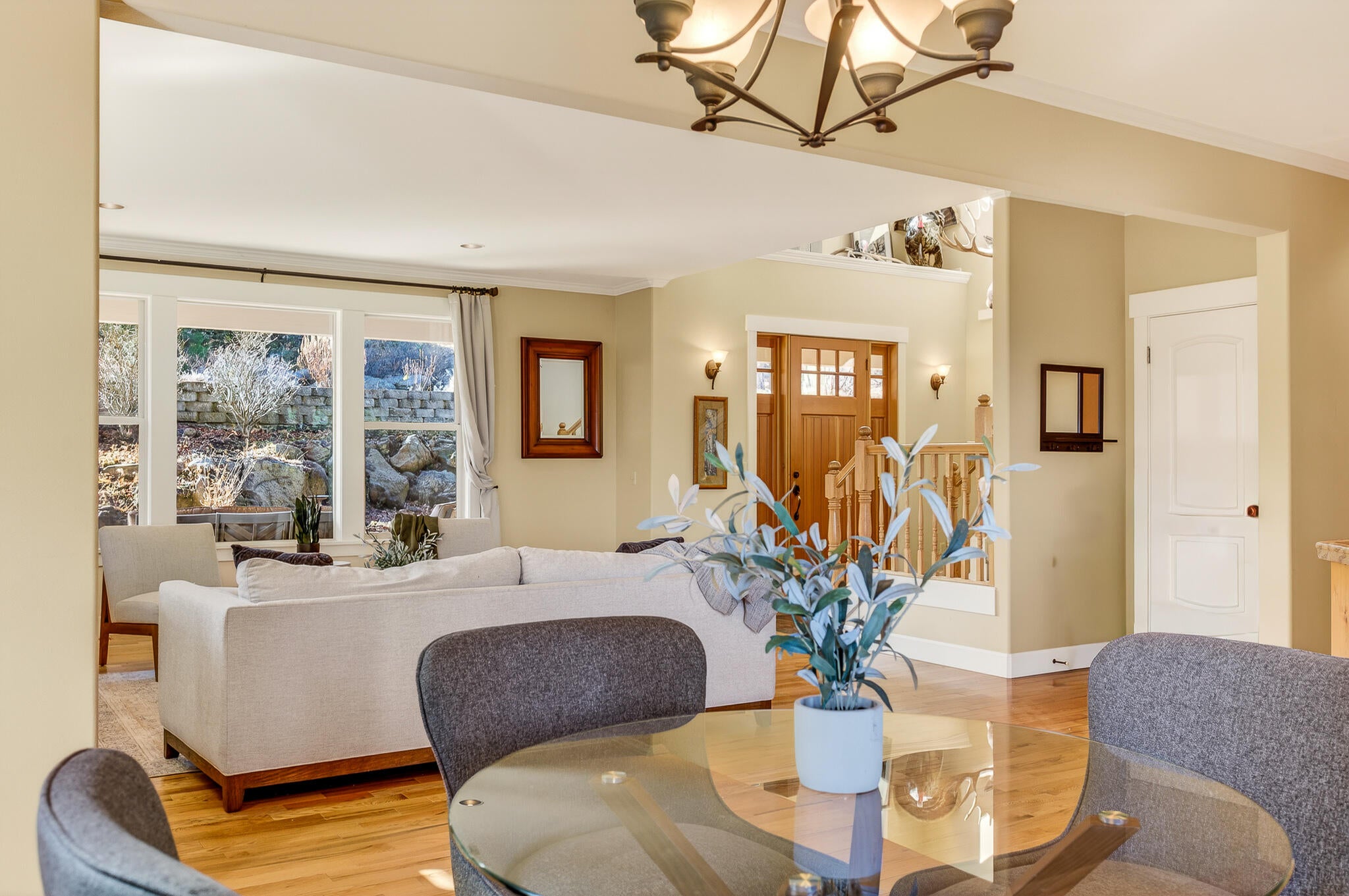 Bend, Oregon, 97703, United States, 3 Bedrooms Bedrooms, ,3 BathroomsBathrooms,Residential,Active,2017476