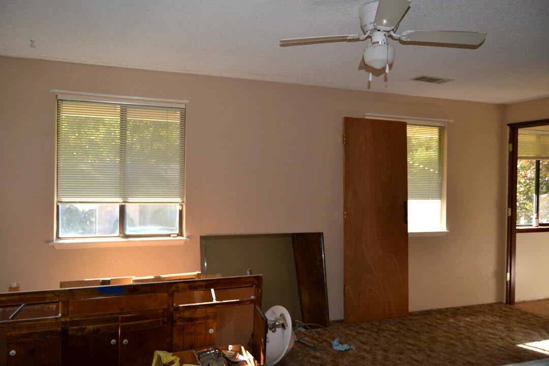 Applegate, Oregon, 97530, United States, 4 Bedrooms Bedrooms, ,3 BathroomsBathrooms,Residential,Active,1963259