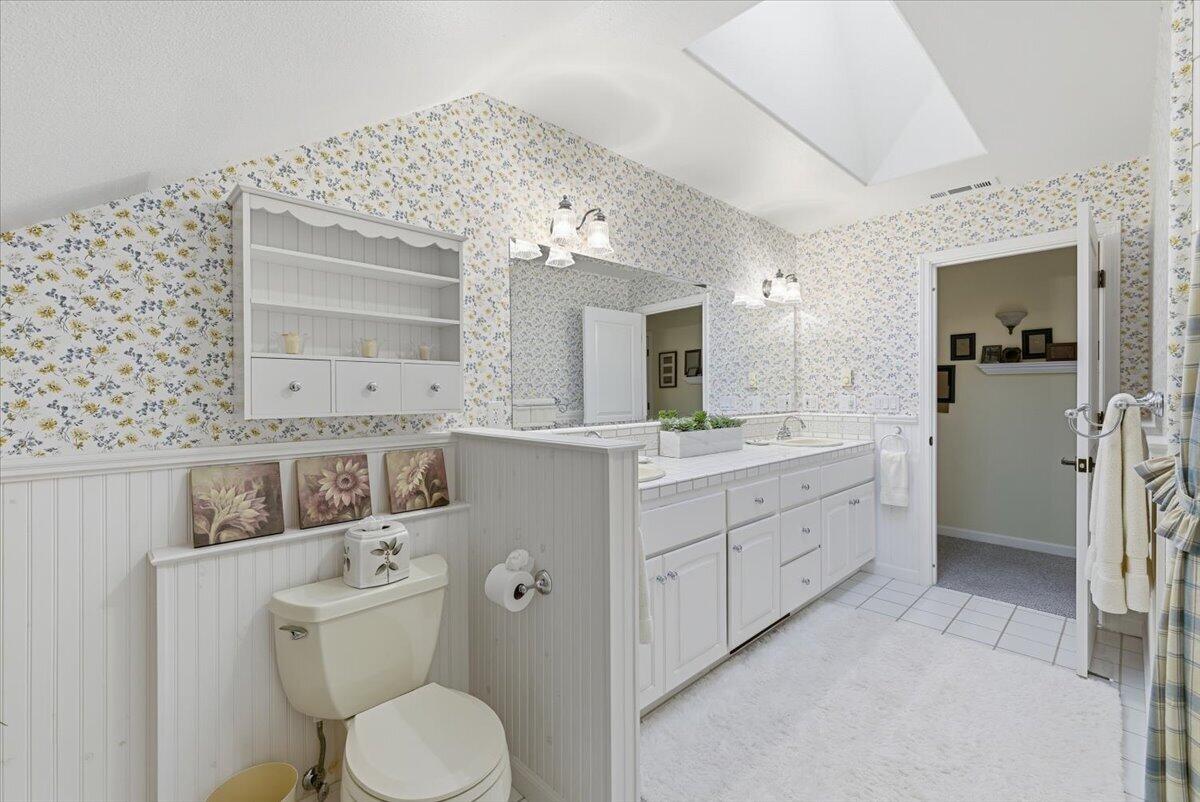 Grants Pass, Oregon, 97527, United States, 3 Bedrooms Bedrooms, ,3 BathroomsBathrooms,Residential,Active,1990612