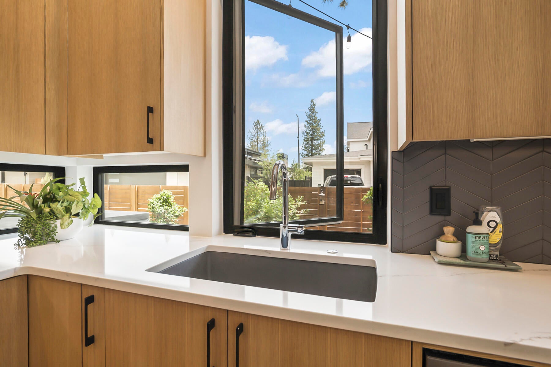 Bend, Oregon, 97703, United States, 3 Bedrooms Bedrooms, ,3 BathroomsBathrooms,Residential,Active,2008310