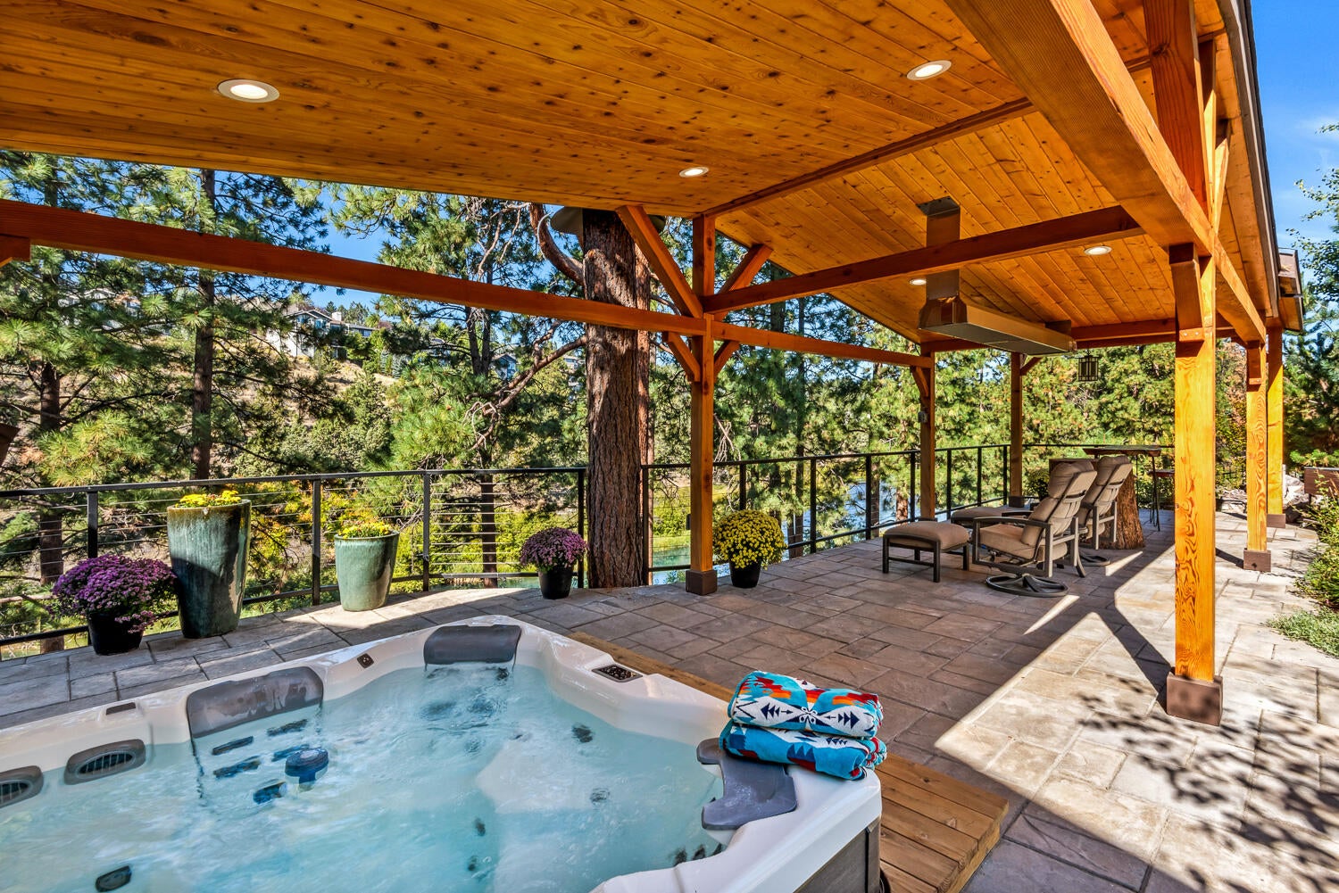 Bend, Oregon, 97703, United States, 3 Bedrooms Bedrooms, ,3 BathroomsBathrooms,Residential,Active,1952278