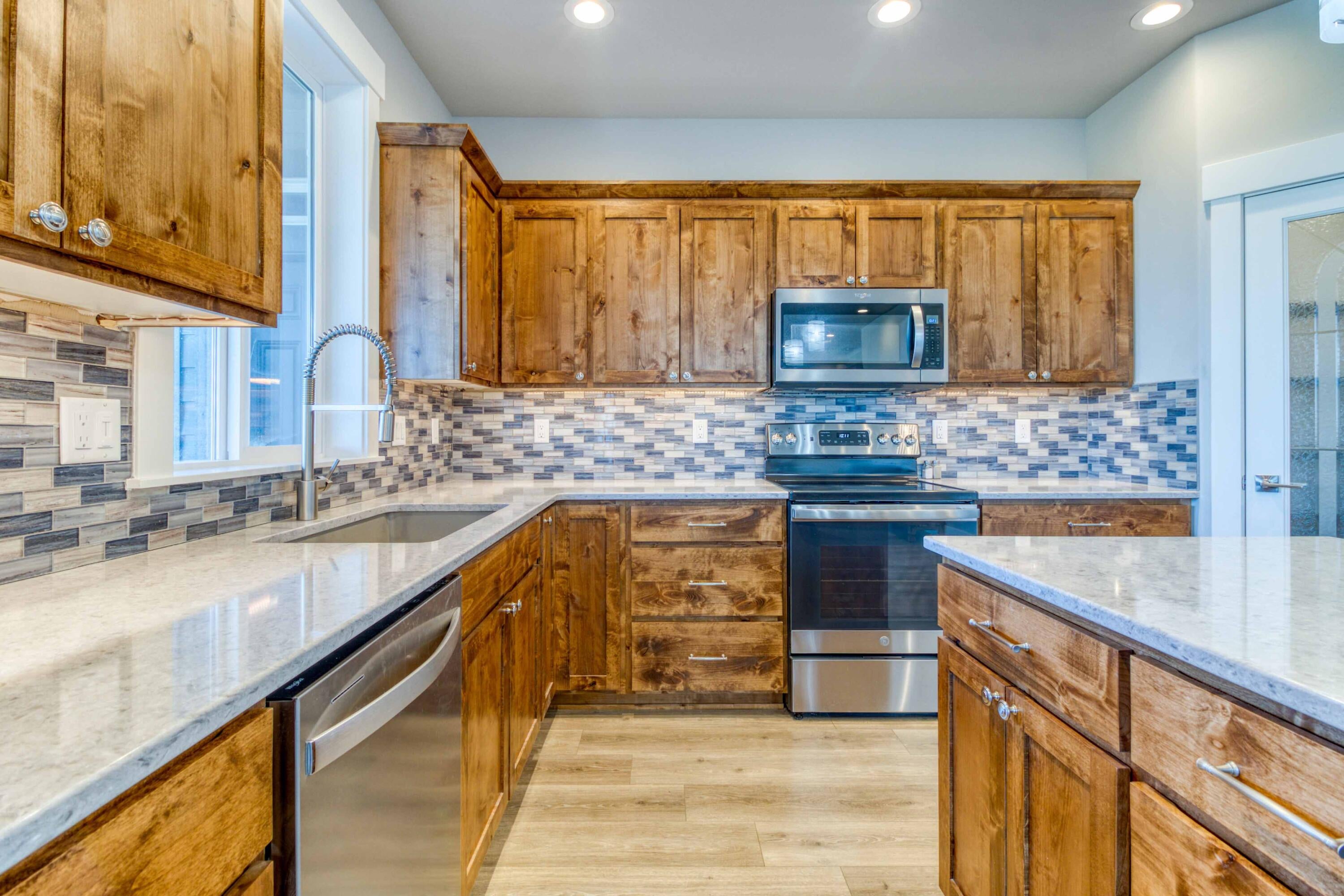 Powell Butte, Oregon, 97753, United States, 4 Bedrooms Bedrooms, ,3 BathroomsBathrooms,Residential,Active,1908146