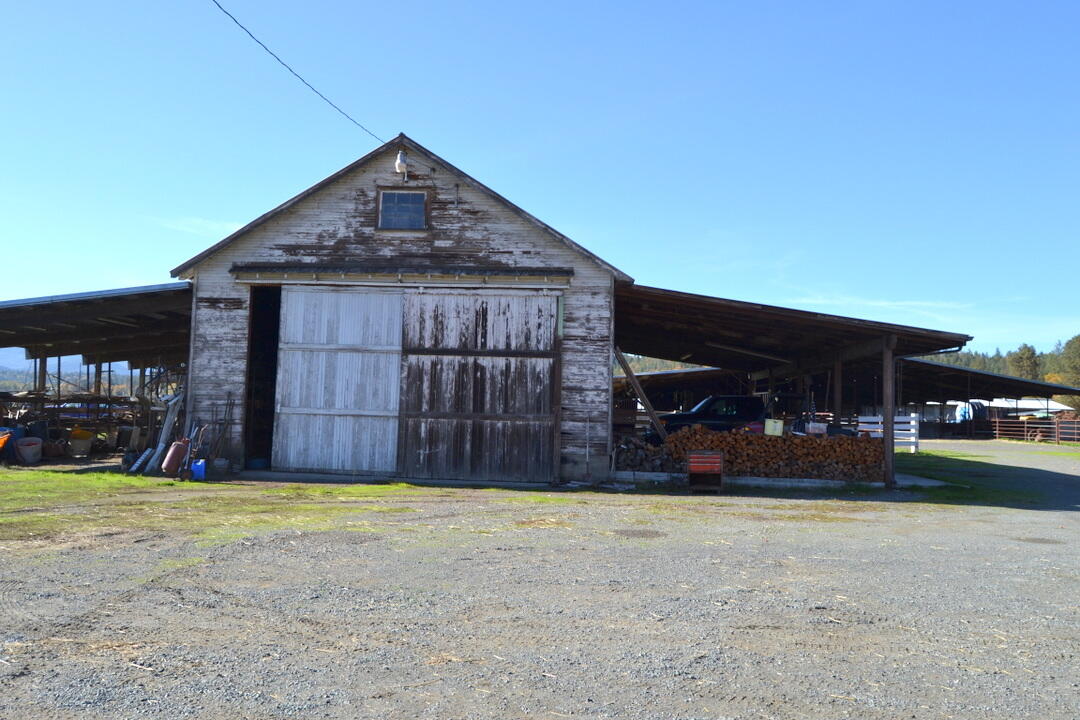 Grants Pass, Oregon, 97526, United States, 4 Bedrooms Bedrooms, ,2 BathroomsBathrooms,Residential,Active,1973303