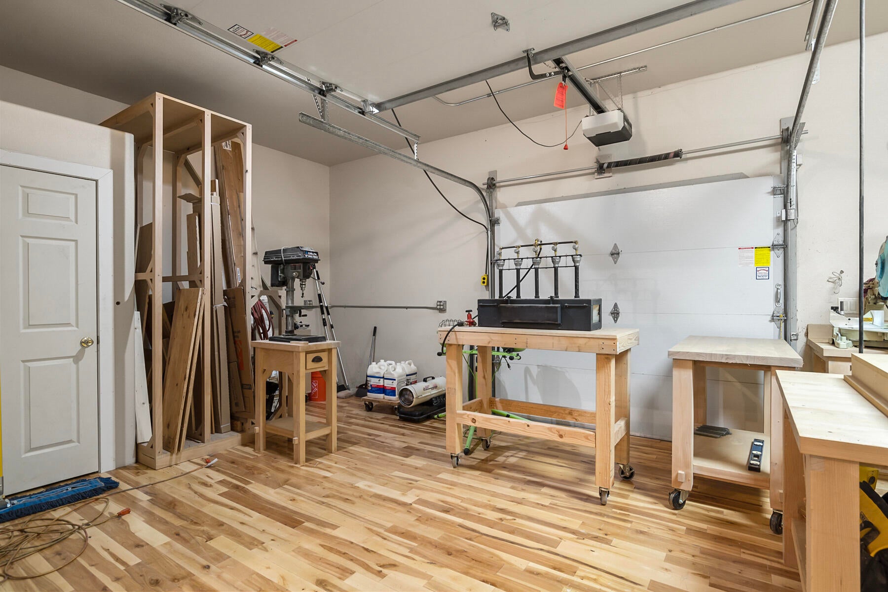 Bend, Oregon, 97702, United States, ,6 BathroomsBathrooms,Residential,Active,1726978