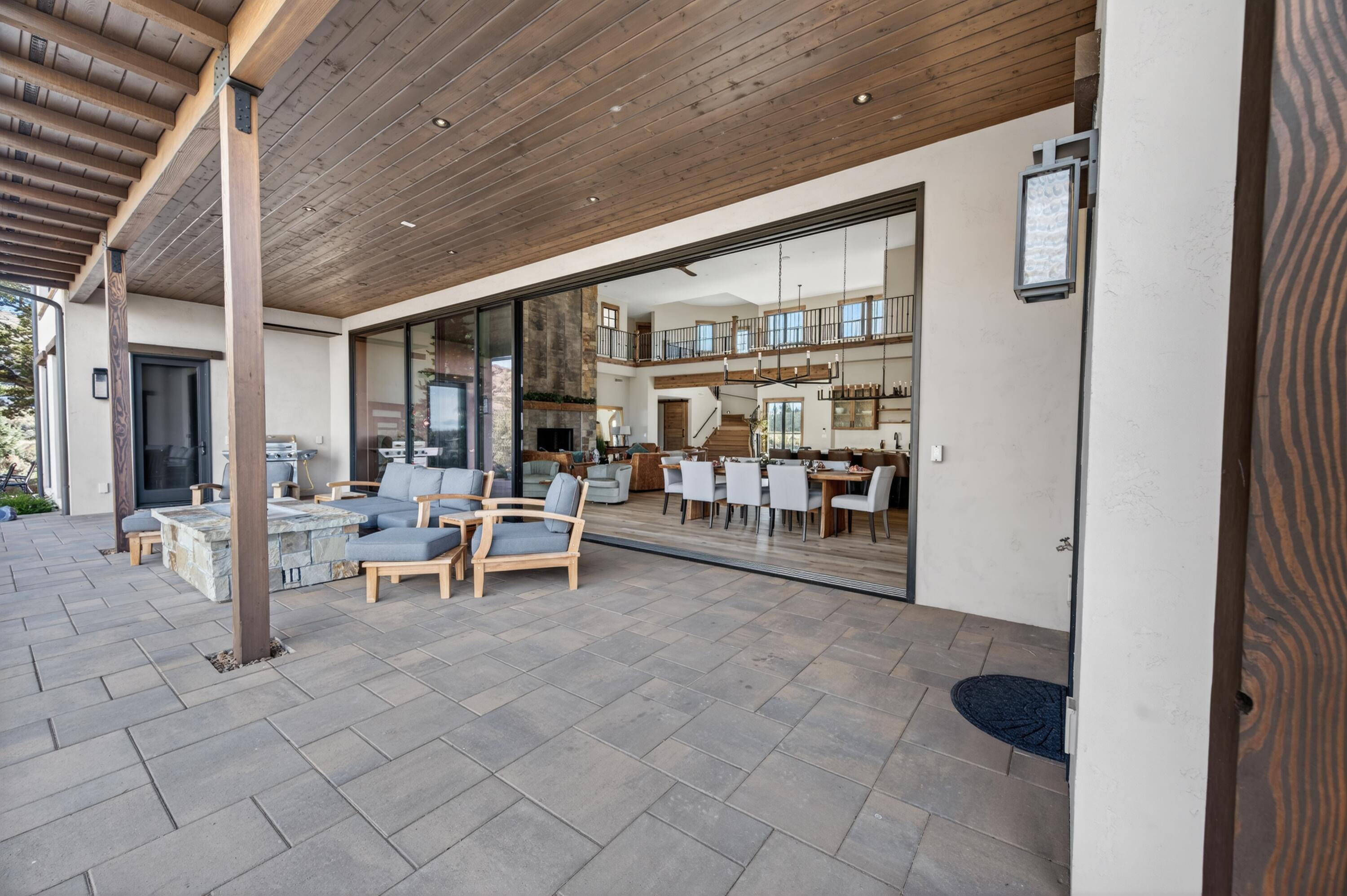 Terrebonne, Oregon, 97760, United States, 5 Bedrooms Bedrooms, ,5 BathroomsBathrooms,Residential,Active,1747251