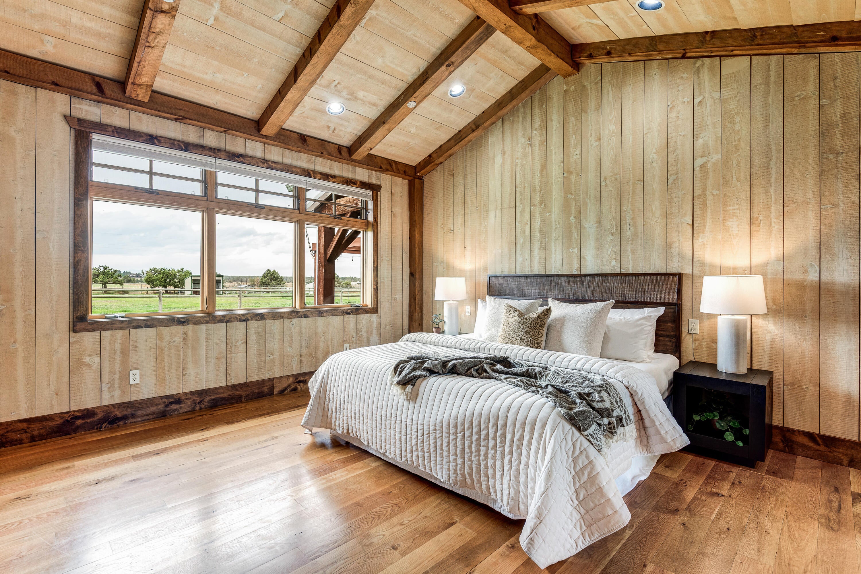 Bend, Oregon, 97703, United States, 3 Bedrooms Bedrooms, ,3 BathroomsBathrooms,Residential,Active,1953693