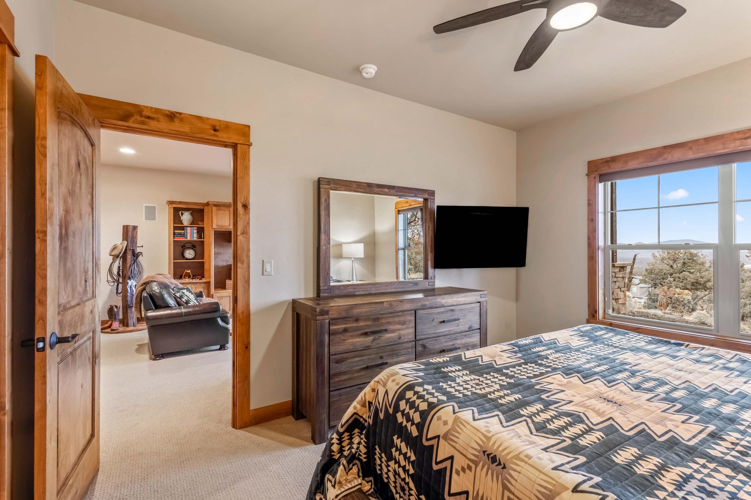 Redmond, Oregon, 97756, United States, 3 Bedrooms Bedrooms, ,4 BathroomsBathrooms,Residential,Active,2002359