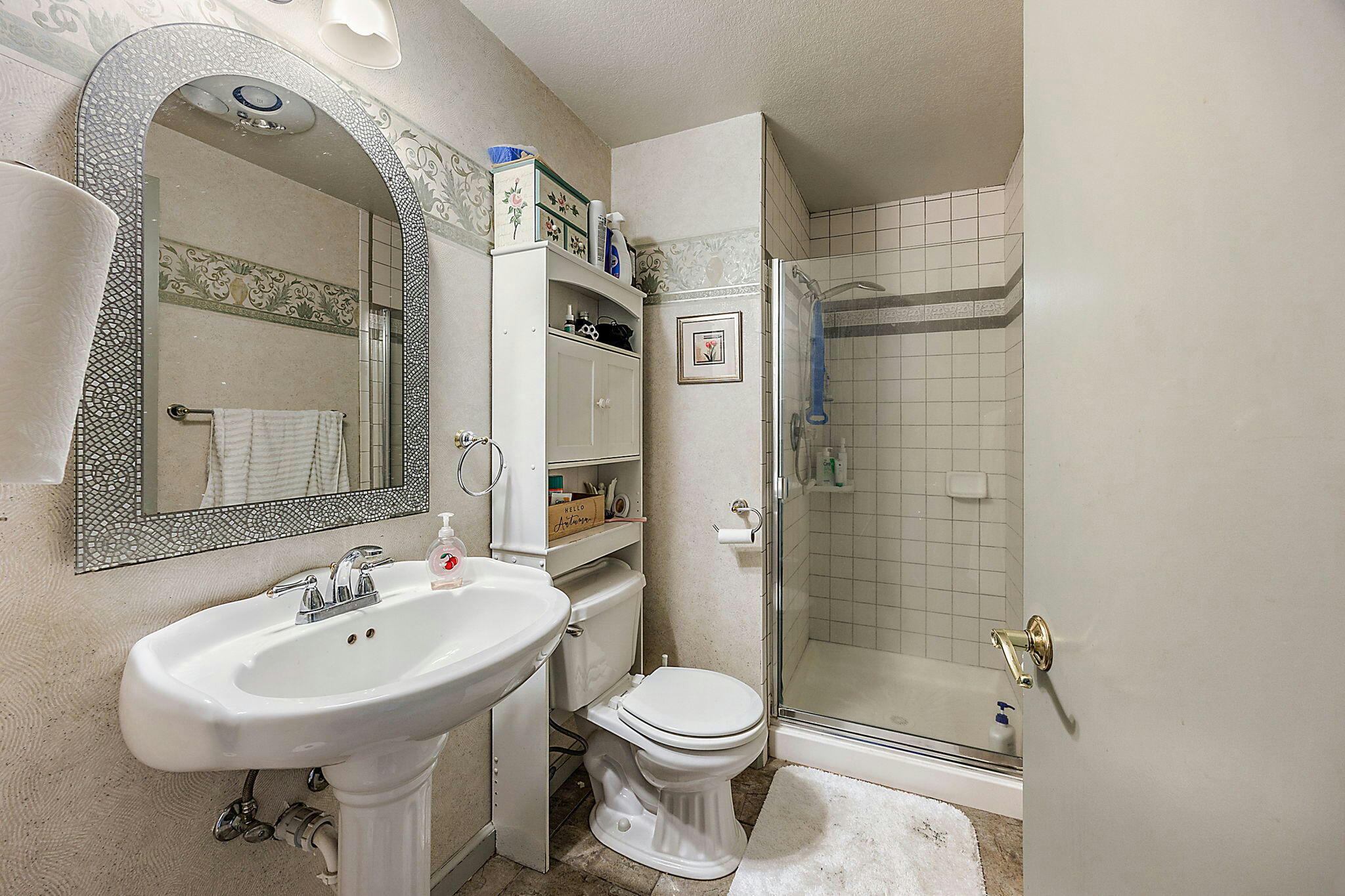 Ashland, Oregon, 97520, United States, 4 Bedrooms Bedrooms, ,4 BathroomsBathrooms,Residential,Active,1741601