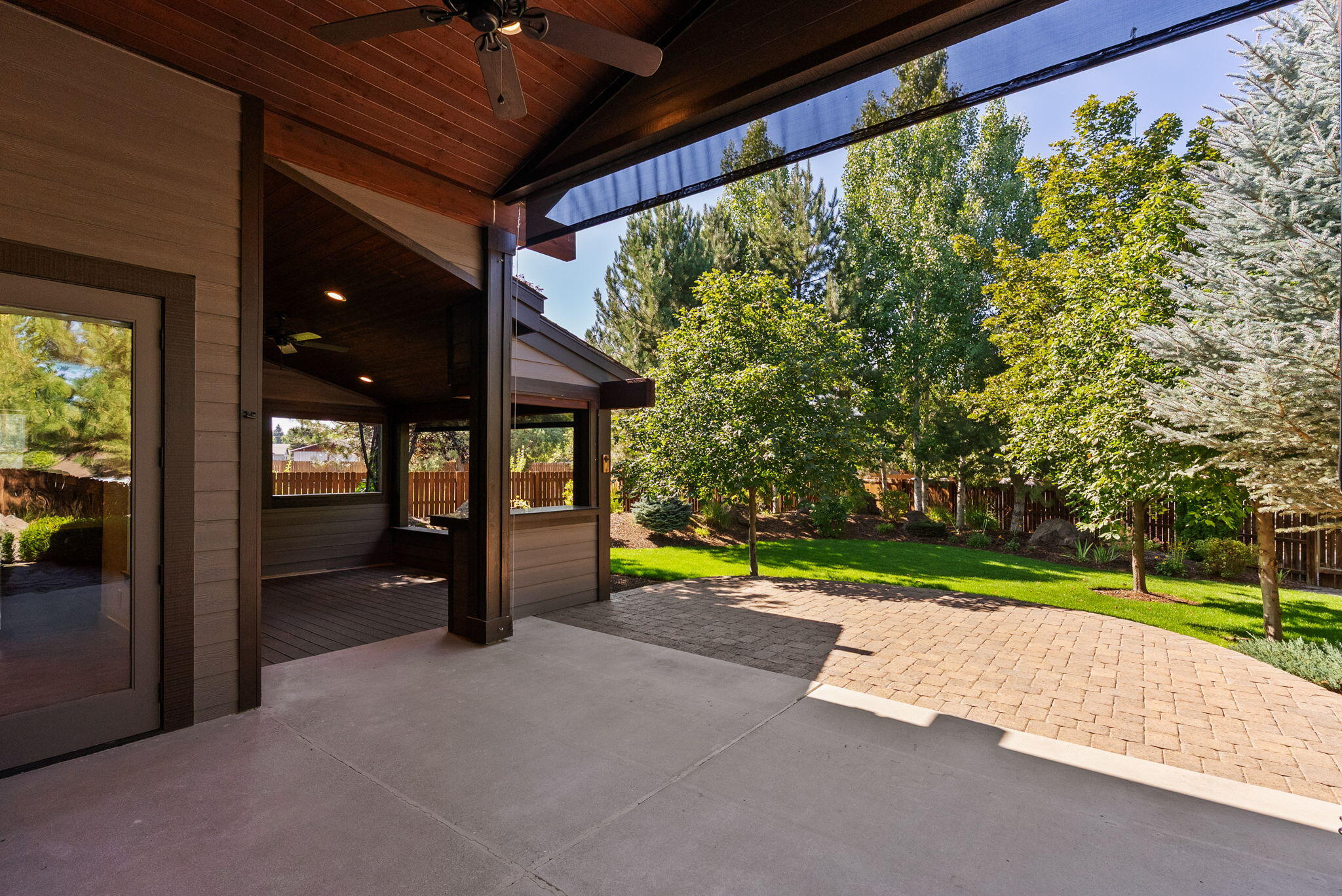 Bend, Oregon, 97702, United States, 3 Bedrooms Bedrooms, ,4 BathroomsBathrooms,Residential,Active,1952481