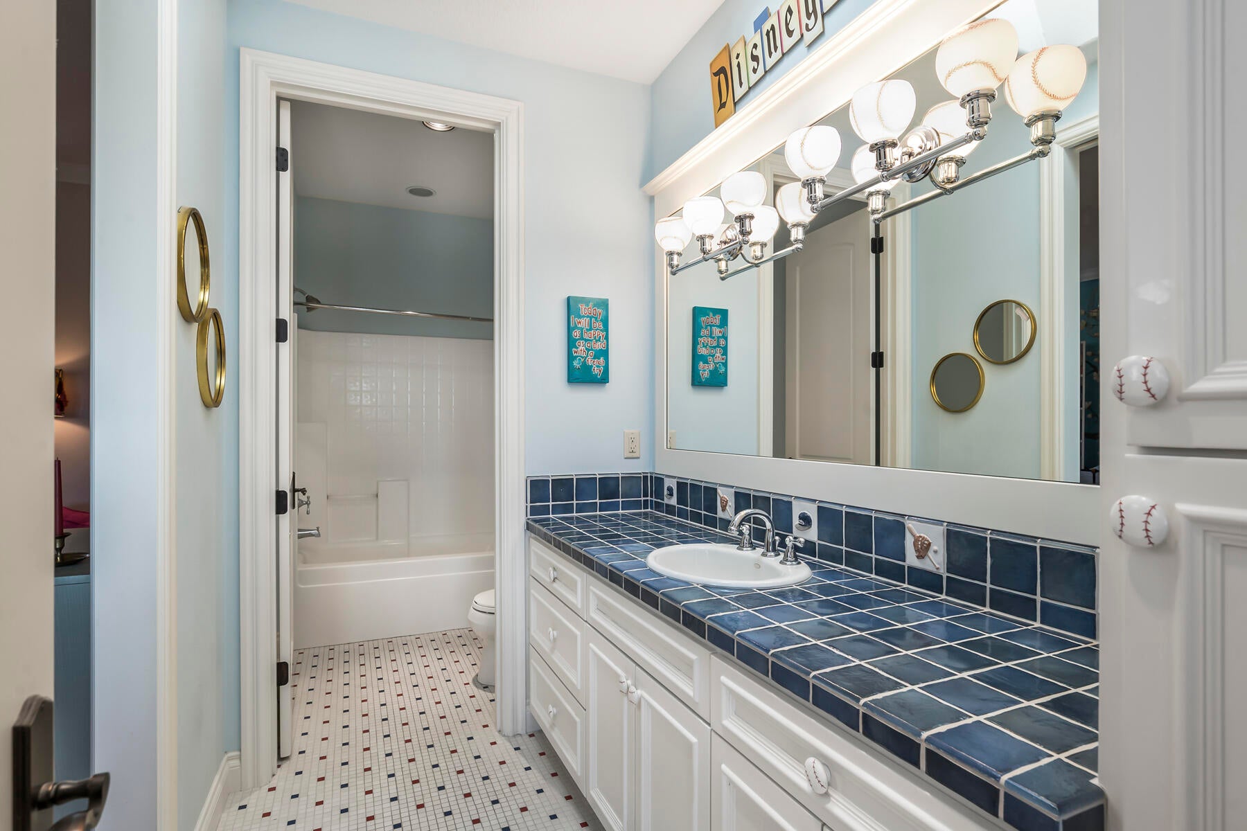 Bend, Oregon, 97702, United States, ,6 BathroomsBathrooms,Residential,Active,1726978