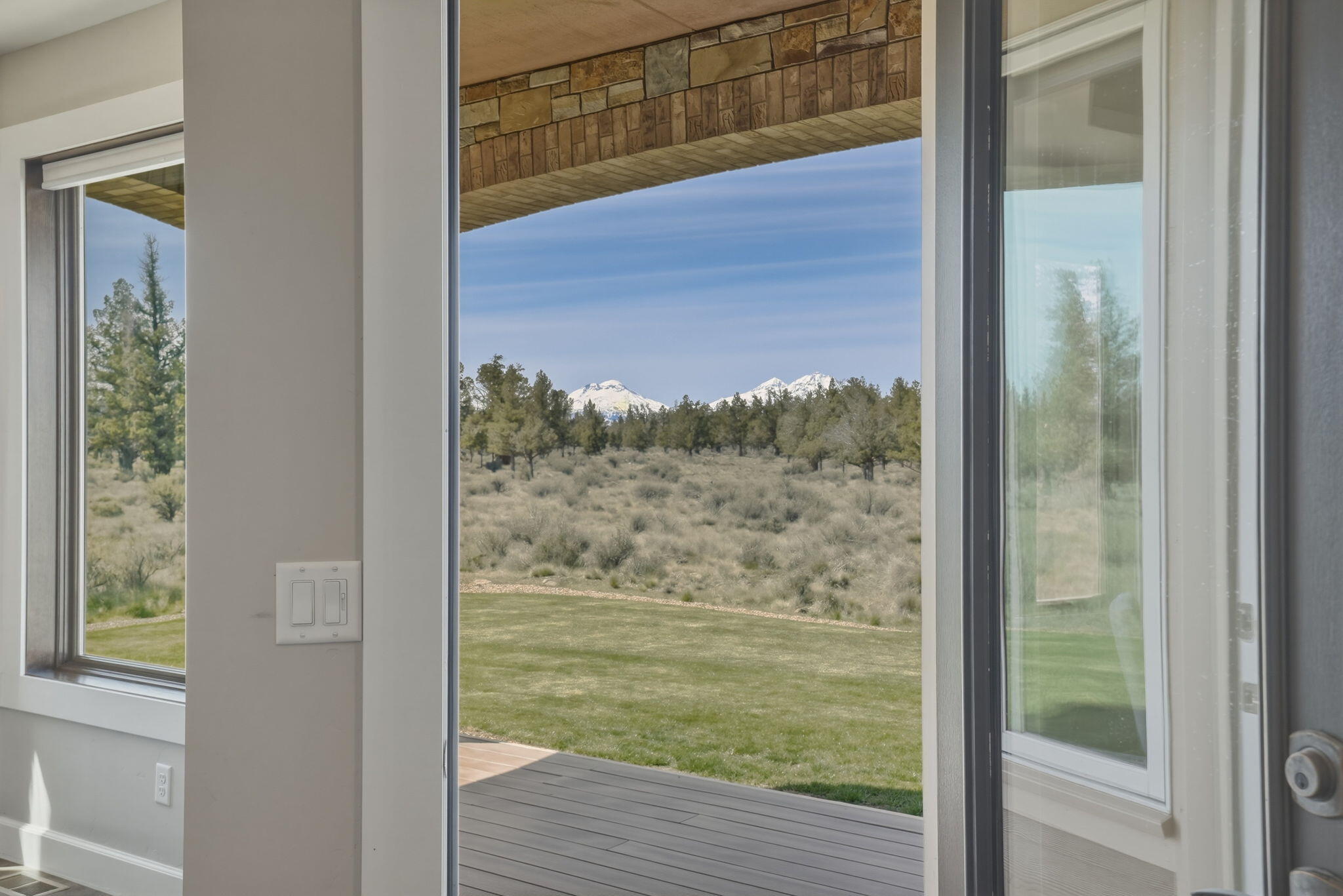 Sisters, Oregon, 97759, United States, 3 Bedrooms Bedrooms, ,3 BathroomsBathrooms,Residential,Active,2043417