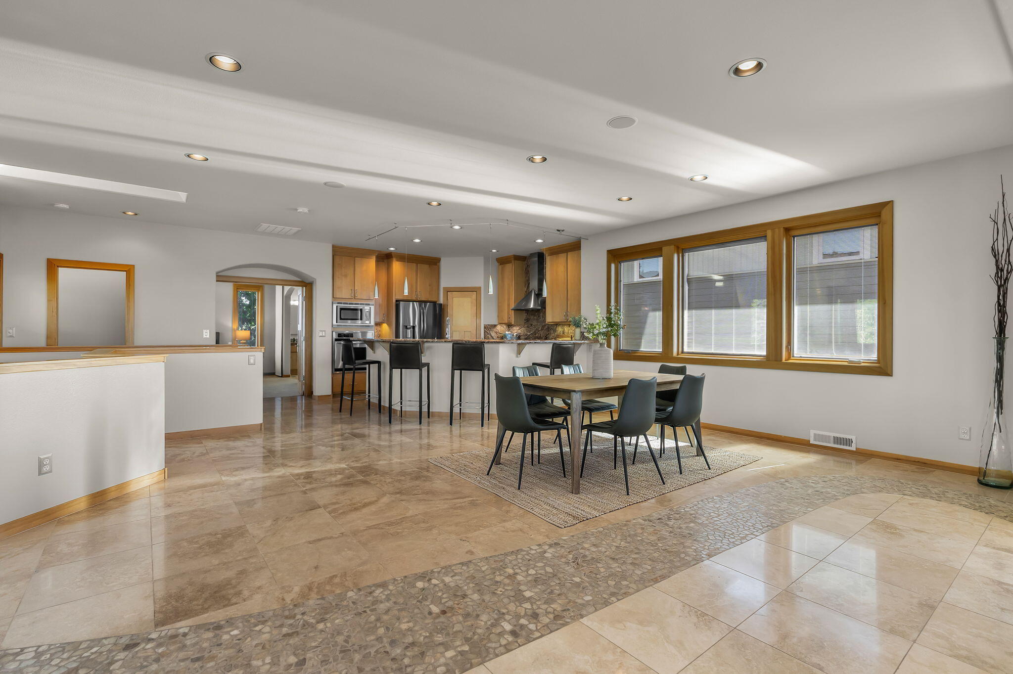 Bend, Oregon, 97702, United States, 3 Bedrooms Bedrooms, ,4 BathroomsBathrooms,Residential,Active,1929788