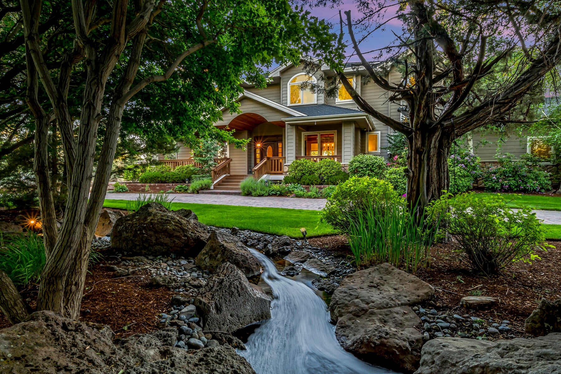 Bend, Oregon, 97702, United States, ,6 BathroomsBathrooms,Residential,Active,1726978