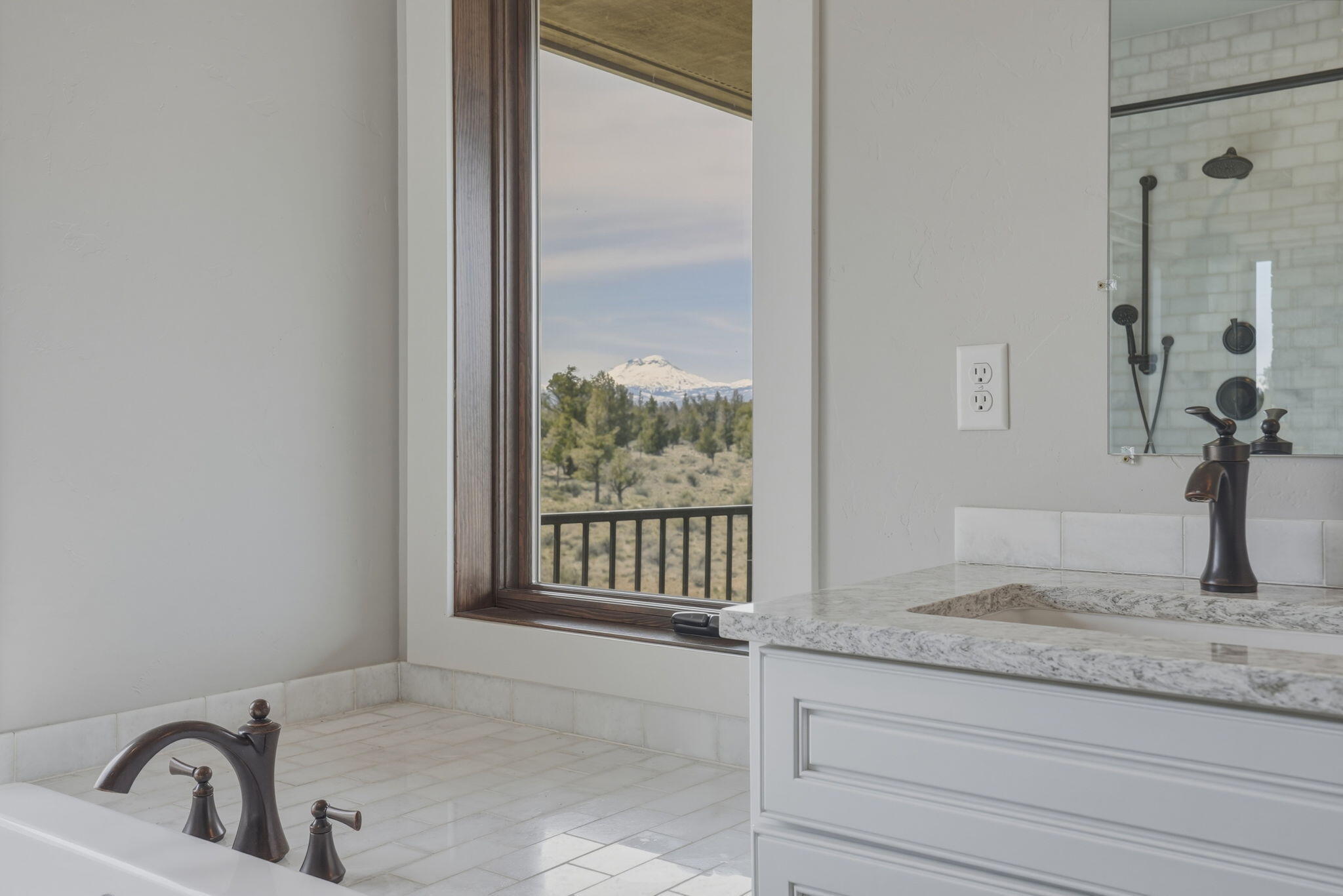 Sisters, Oregon, 97759, United States, 3 Bedrooms Bedrooms, ,3 BathroomsBathrooms,Residential,Active,2043417