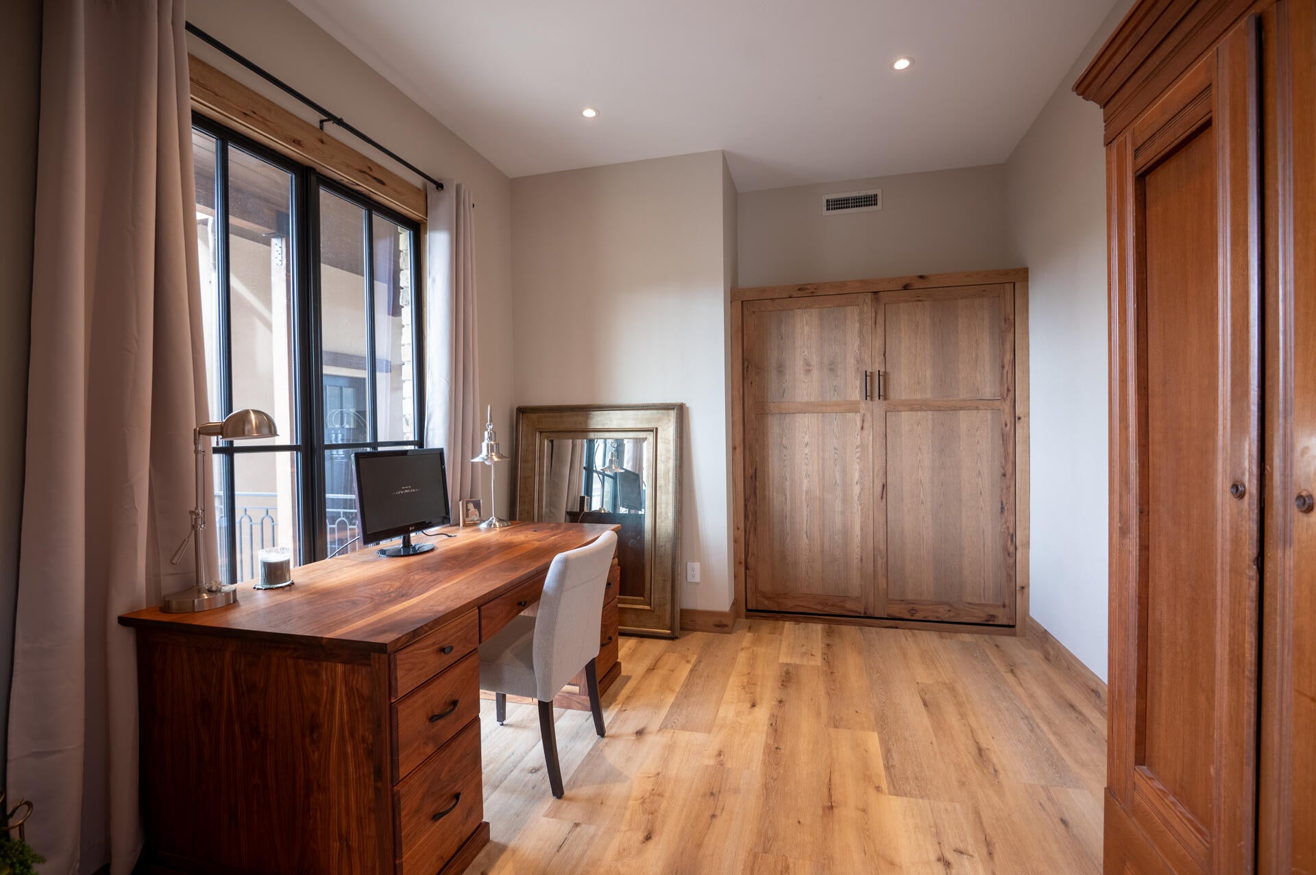 Terrebonne, Oregon, 97760, United States, 5 Bedrooms Bedrooms, ,5 BathroomsBathrooms,Residential,Active,1747251