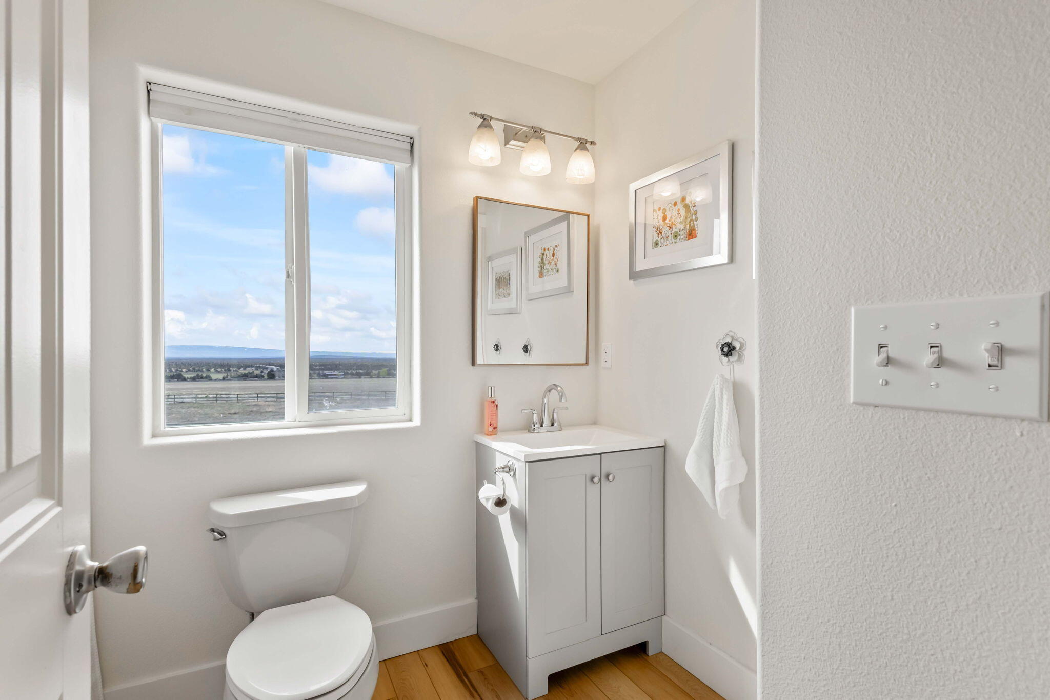 Powell Butte, Oregon, 97753, United States, 3 Bedrooms Bedrooms, ,3 BathroomsBathrooms,Residential,Active,1756913