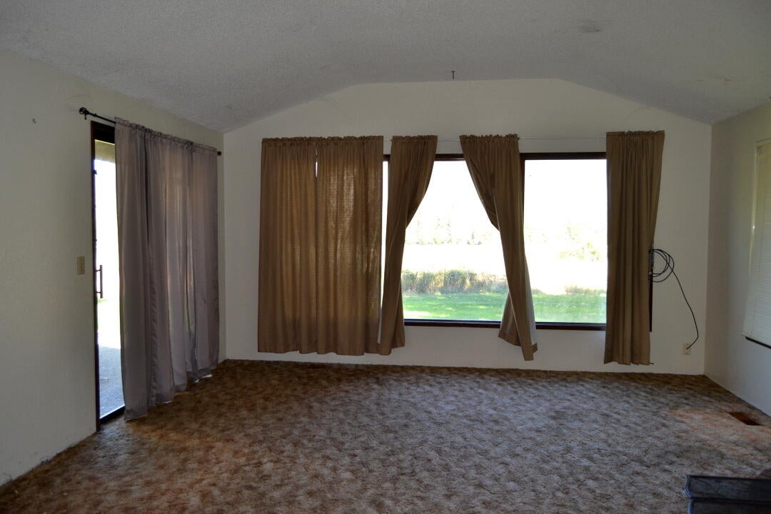 Applegate, Oregon, 97530, United States, 4 Bedrooms Bedrooms, ,3 BathroomsBathrooms,Residential,Active,1963259