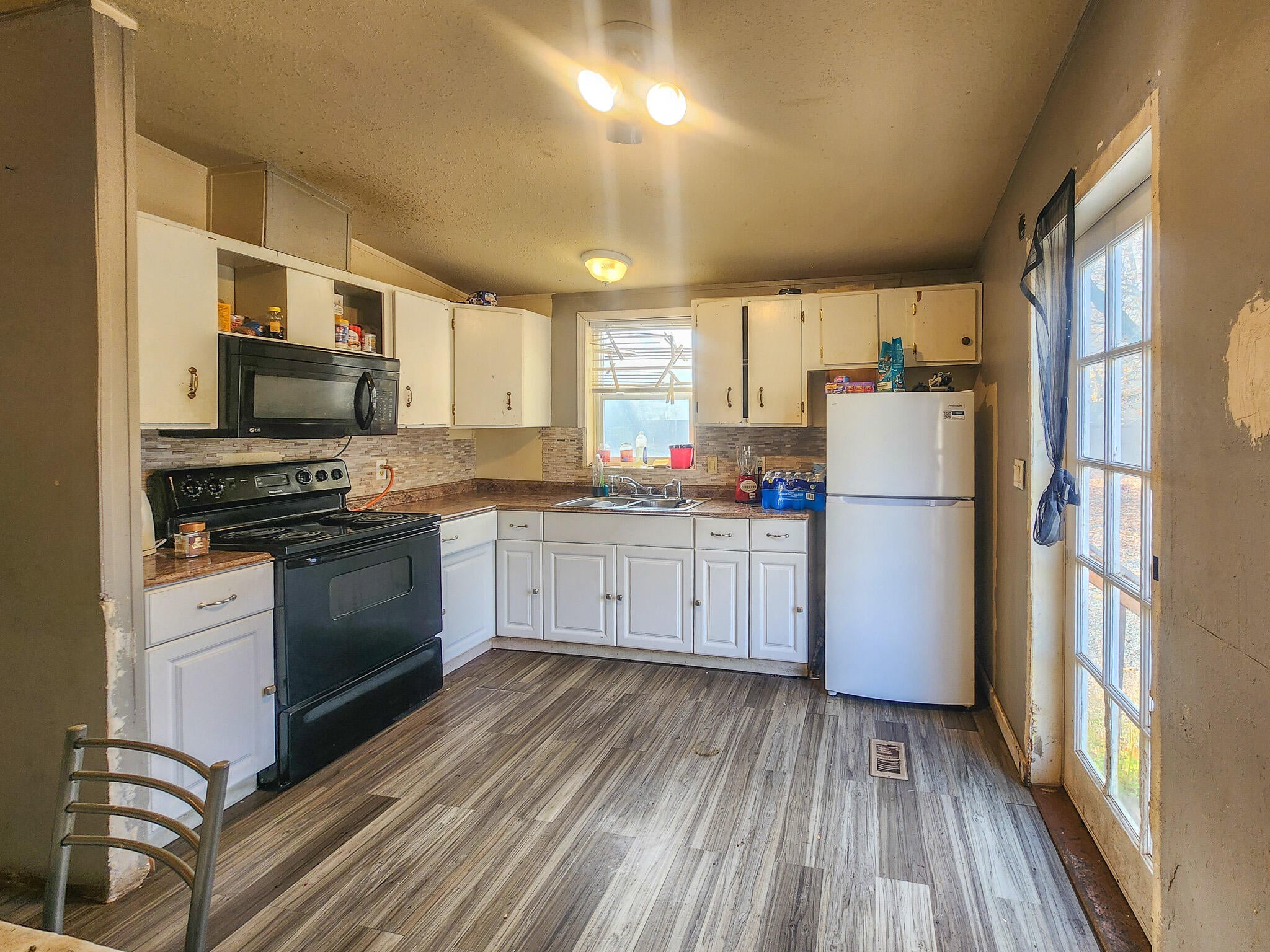 Selma, Oregon, 97538, United States, 3 Bedrooms Bedrooms, ,2 BathroomsBathrooms,Residential,Active,1909861