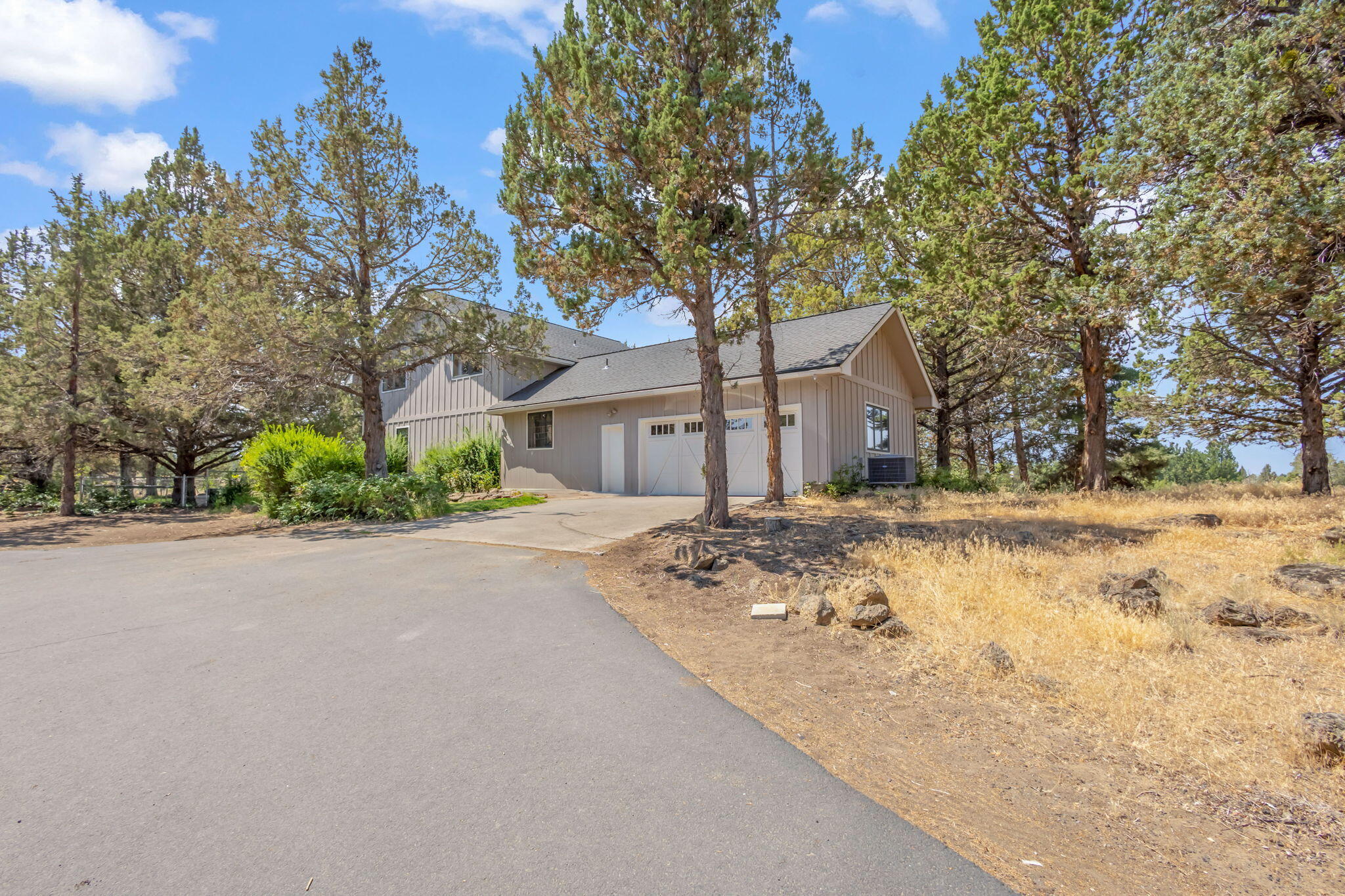 Bend, Oregon, 97702, United States, 4 Bedrooms Bedrooms, ,3 BathroomsBathrooms,Residential,Active,1907972