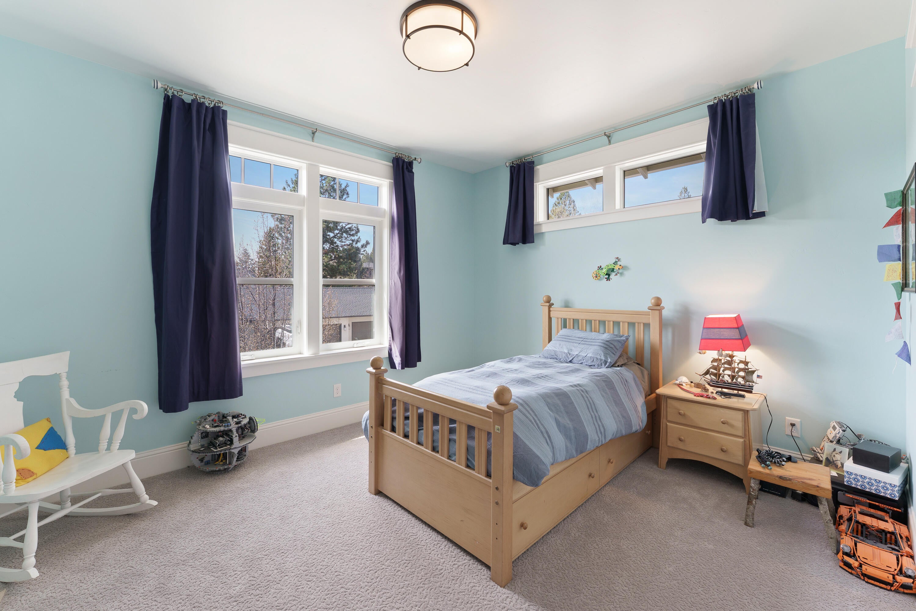 Bend, Oregon, 97703, United States, 4 Bedrooms Bedrooms, ,3 BathroomsBathrooms,Residential,Active,1764459