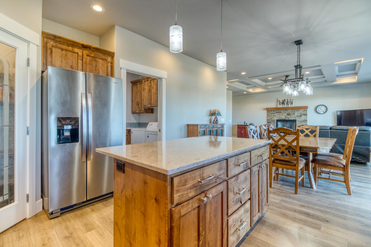 Powell Butte, Oregon, 97753, United States, 4 Bedrooms Bedrooms, ,3 BathroomsBathrooms,Residential,Active,1908146