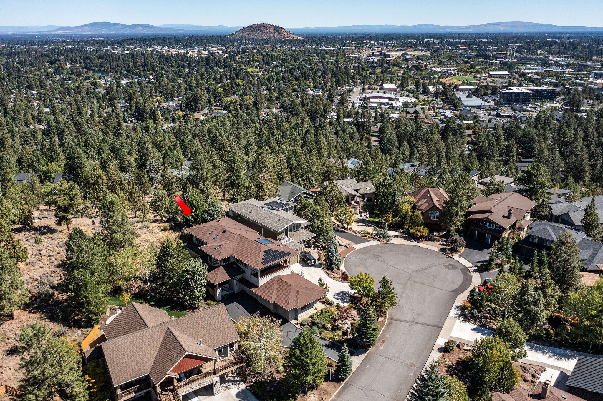 Bend, Oregon, 97702, United States, 3 Bedrooms Bedrooms, ,4 BathroomsBathrooms,Residential,Active,1929788