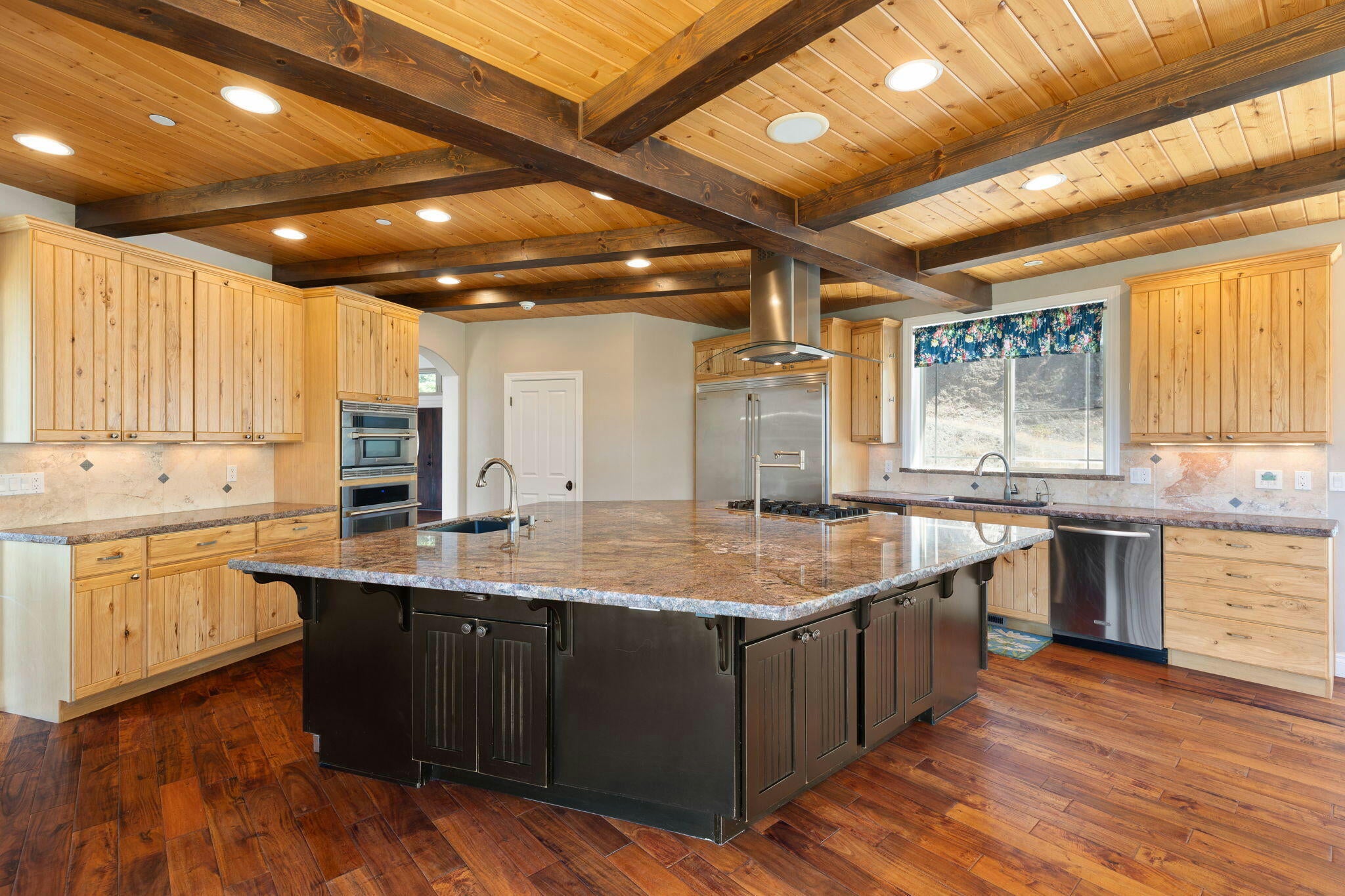 Grants Pass, Oregon, 97527, United States, ,6 BathroomsBathrooms,Residential,Active,1748769